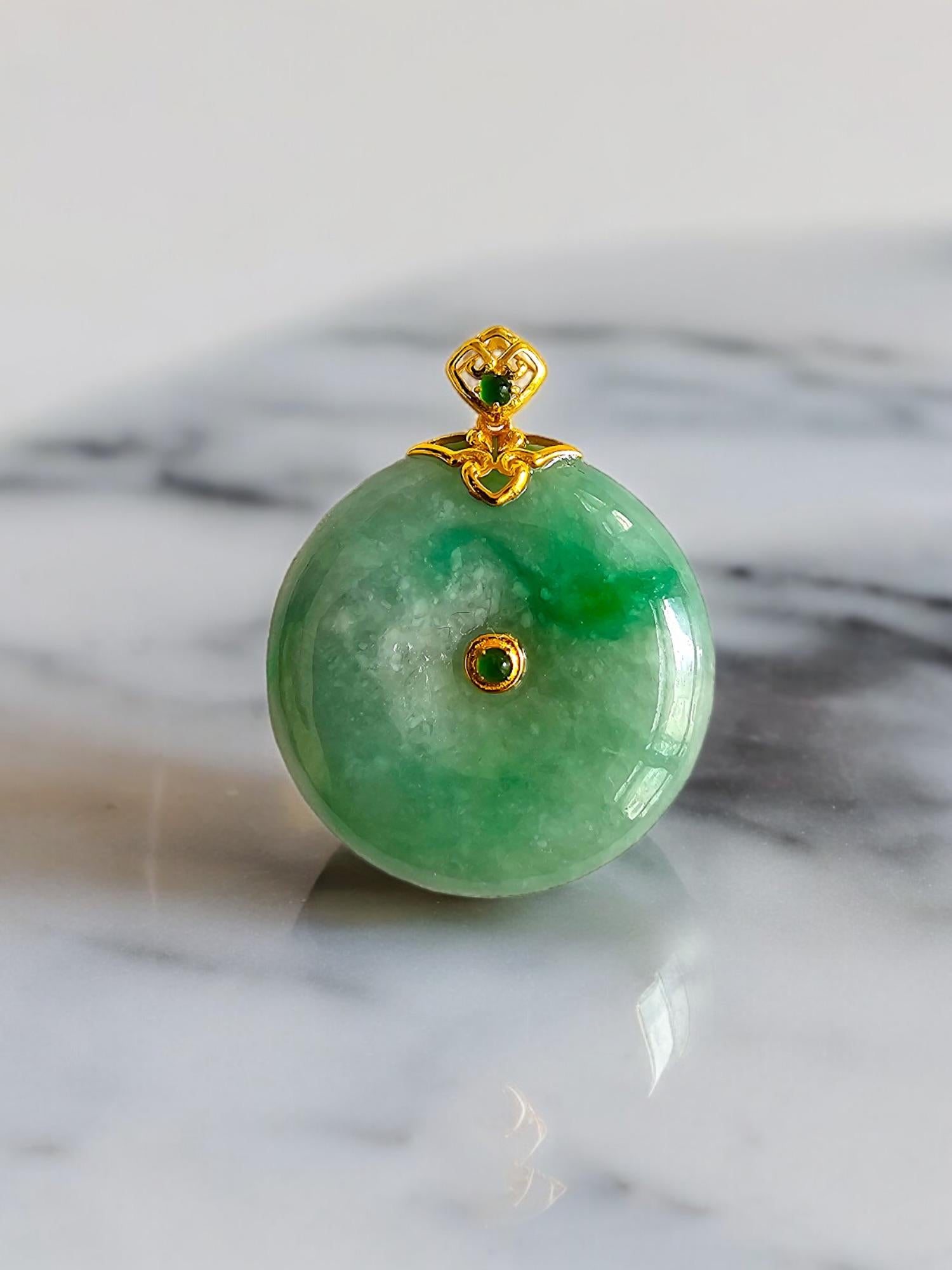 Emperors Round Burmese Green A-Jadeite 24mm Donut Pendant (with 18K Yellow Gold) For Sale 5