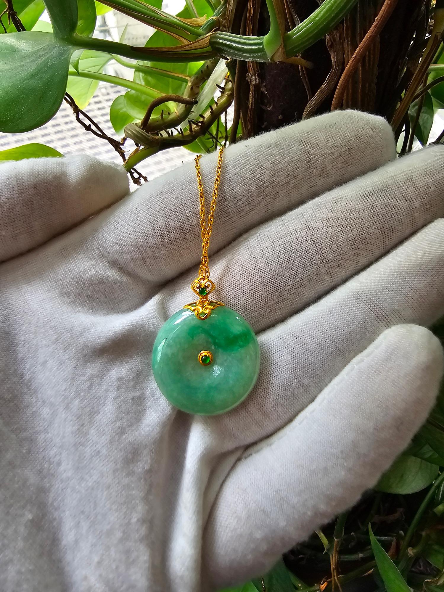 Emperors Round Burmese Green A-Jadeite 24mm Donut Pendant (with 18K Yellow Gold) For Sale 7