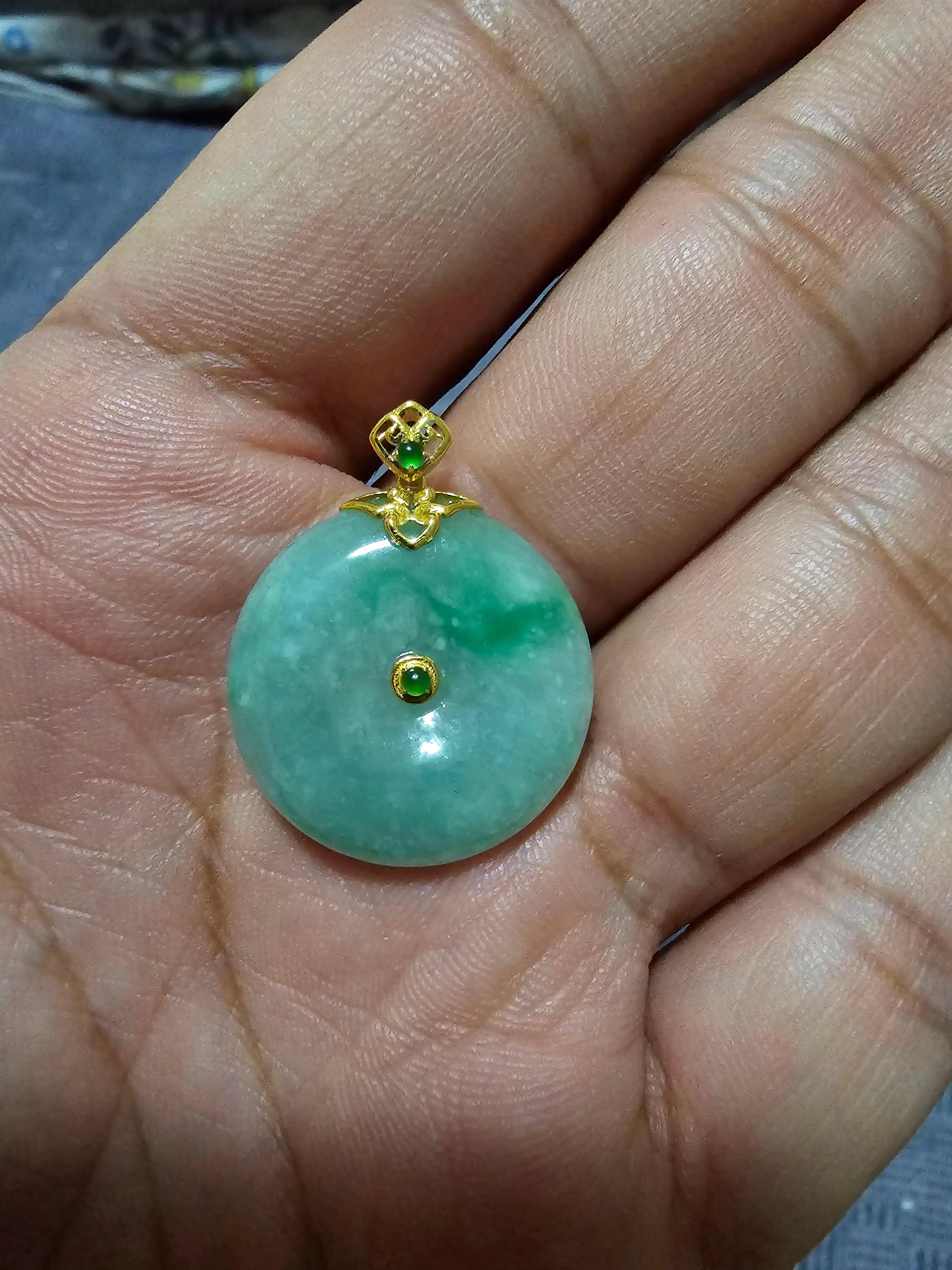 Emperors Round Burmese Green A-Jadeite 24mm Donut Pendant (with 18K Yellow Gold) For Sale 9