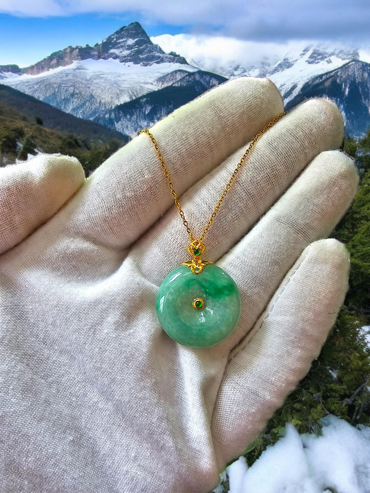 Emperors Round Burmese Green A-Jadeite 24mm Donut Pendant (with 18K Yellow Gold) For Sale 1