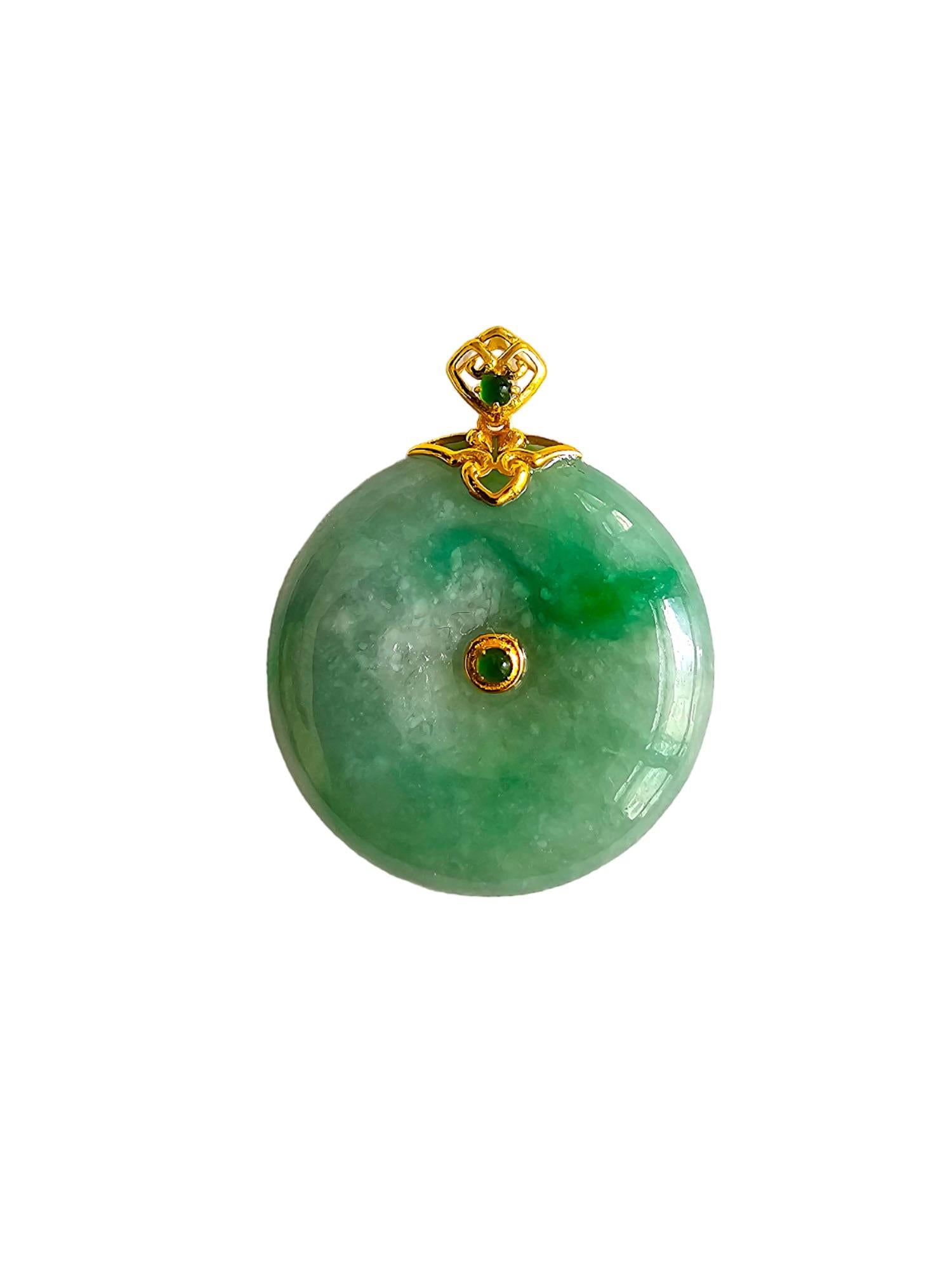 Emperors Round Burmese Green A-Jadeite 24mm Donut Pendant (with 18K Yellow Gold) For Sale 3