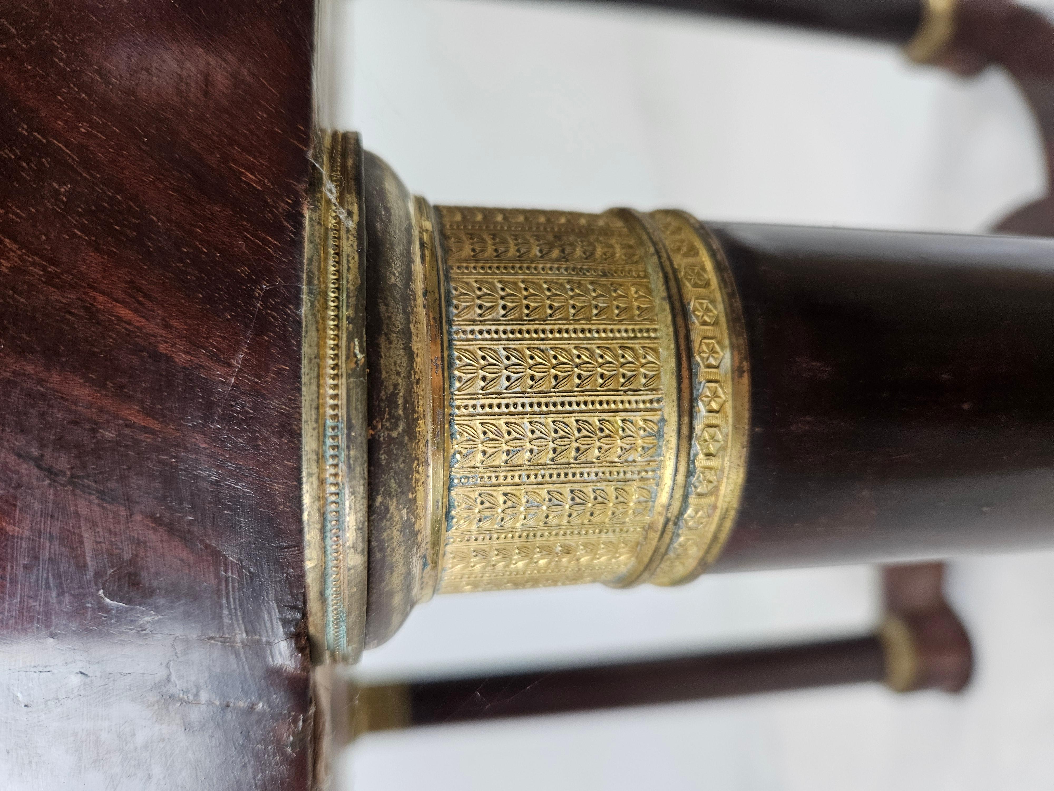 Imperio Siglo XIX Mesa redonda con pedestal Francia en Bueno estado para la venta en Albano Laziale, Rome/Lazio