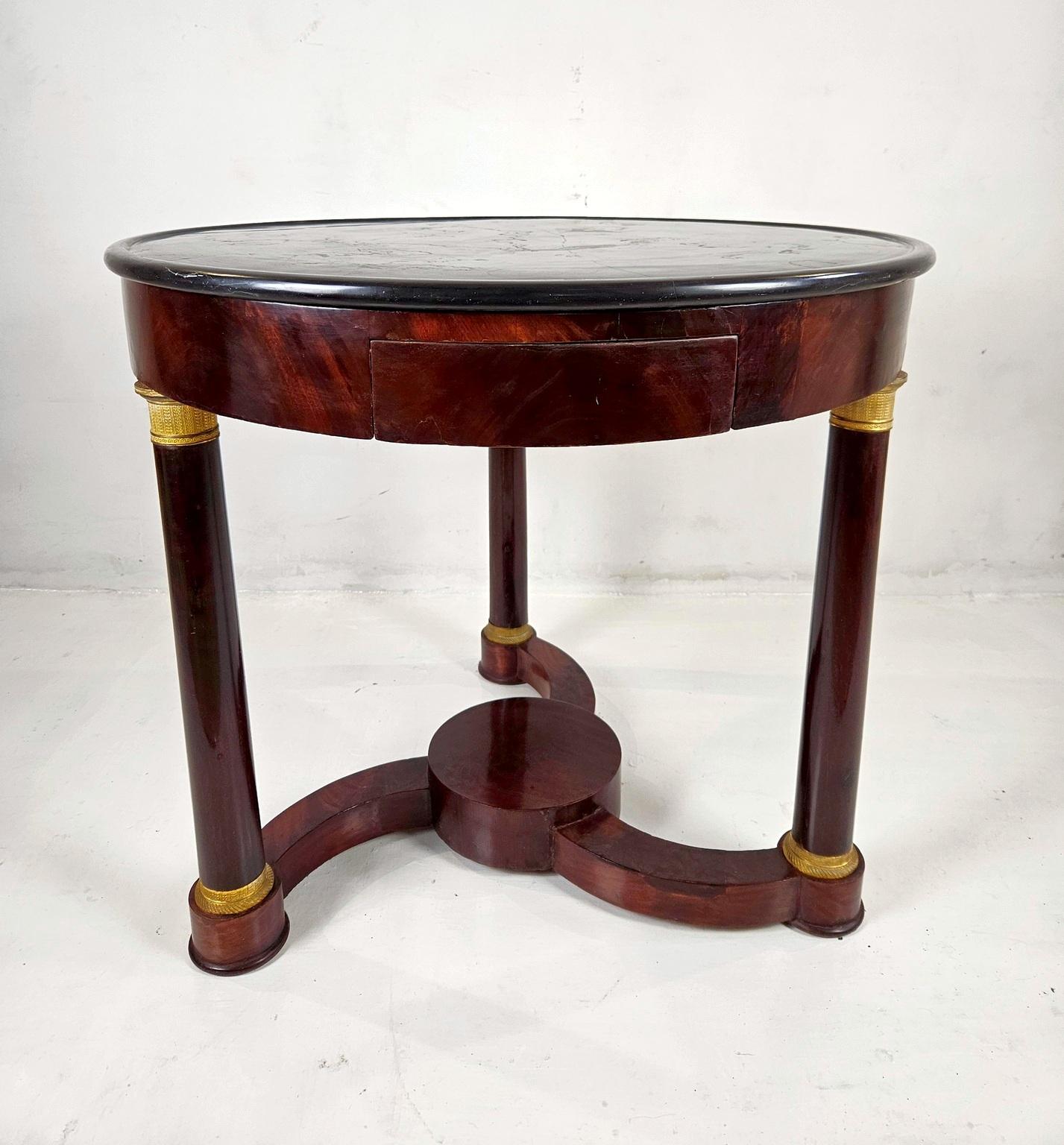 Imperio Siglo XIX Mesa redonda con pedestal Francia en venta 2
