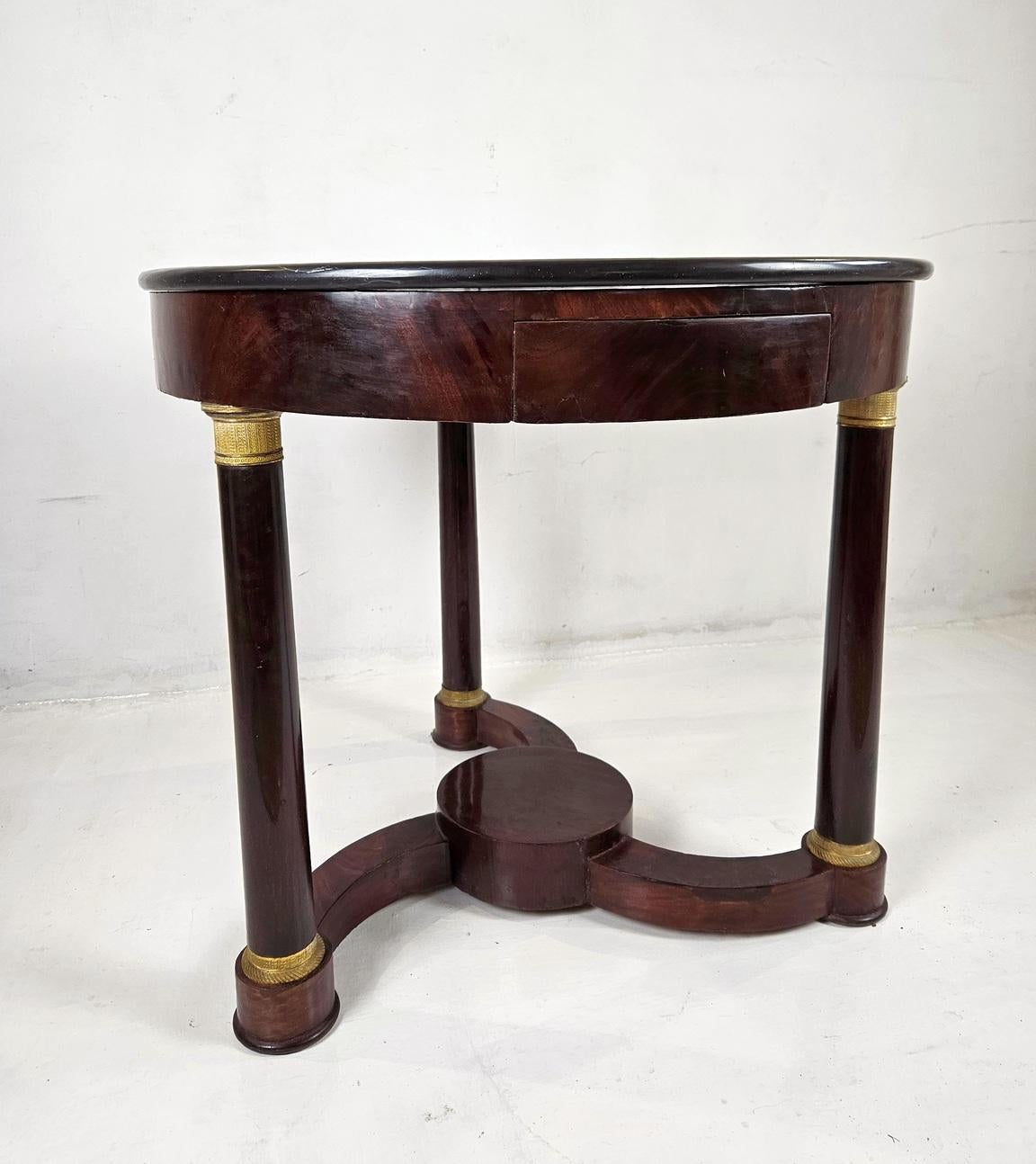 Imperio Siglo XIX Mesa redonda con pedestal Francia en venta 3