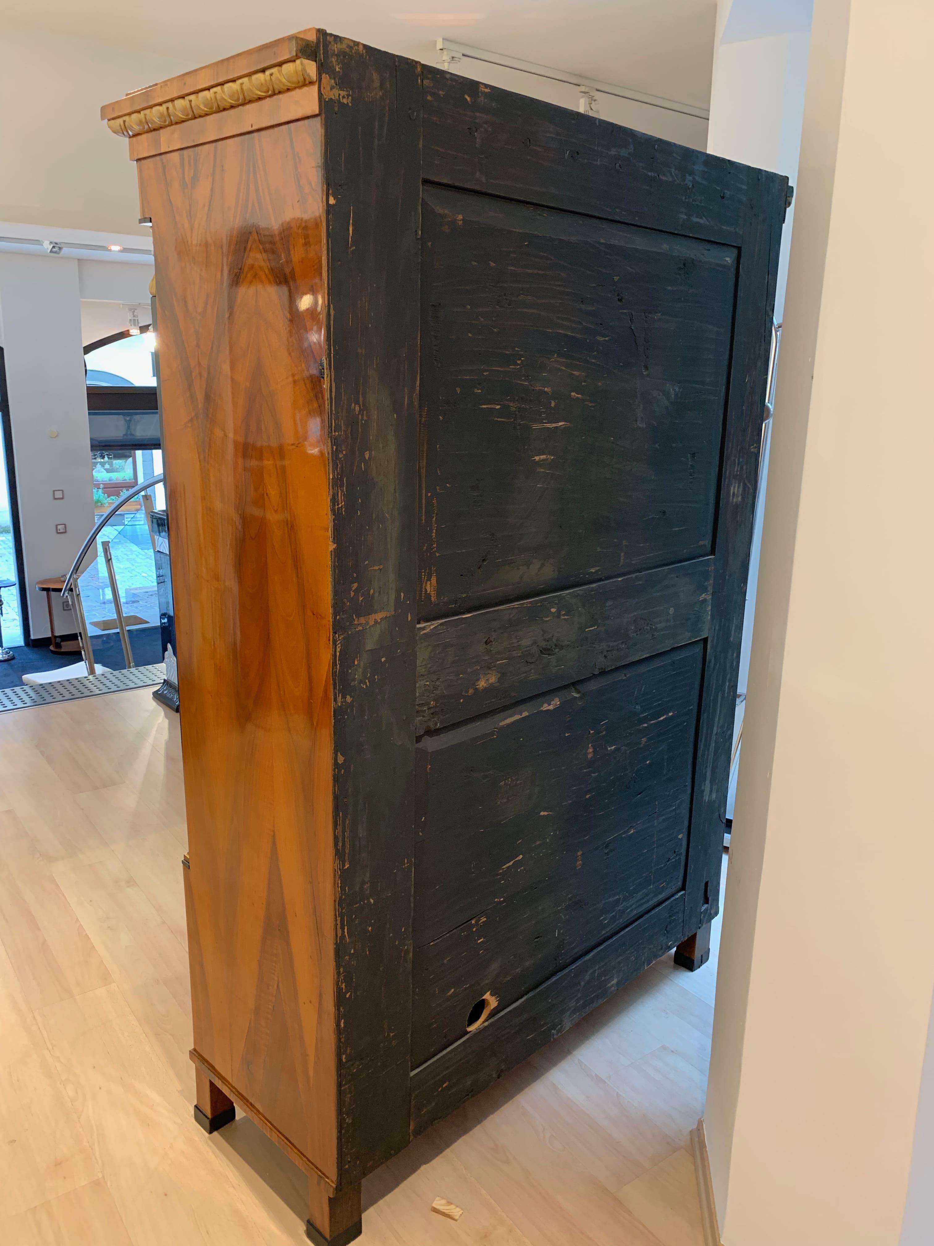 Empire Armoire, Walnut Veneer, Karyatides, Austria/Vienna, circa 1810-1815 4