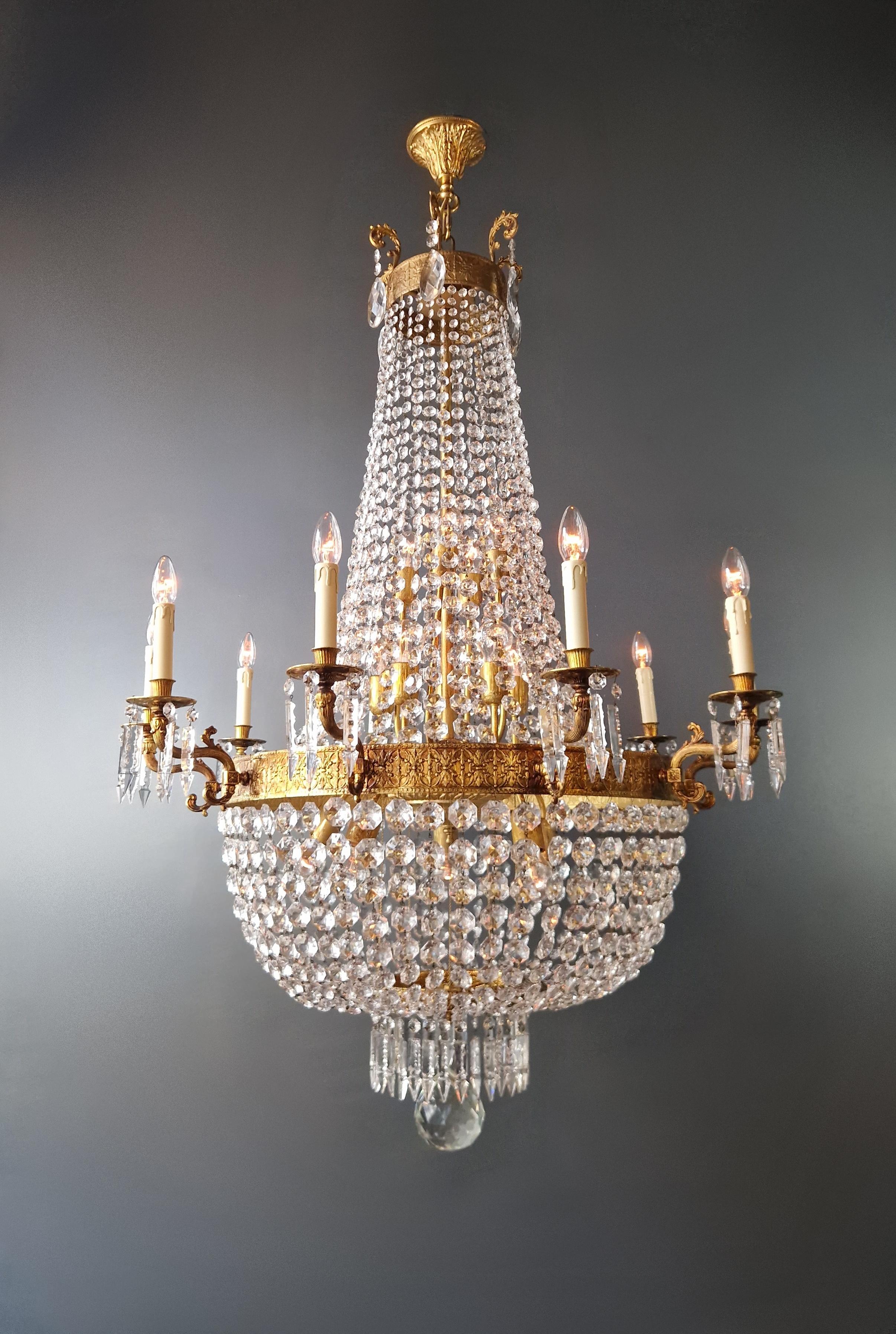 Annodato a mano Lampadario in ottone impero con lustro di cristallo per soffitti antichi classici in vendita