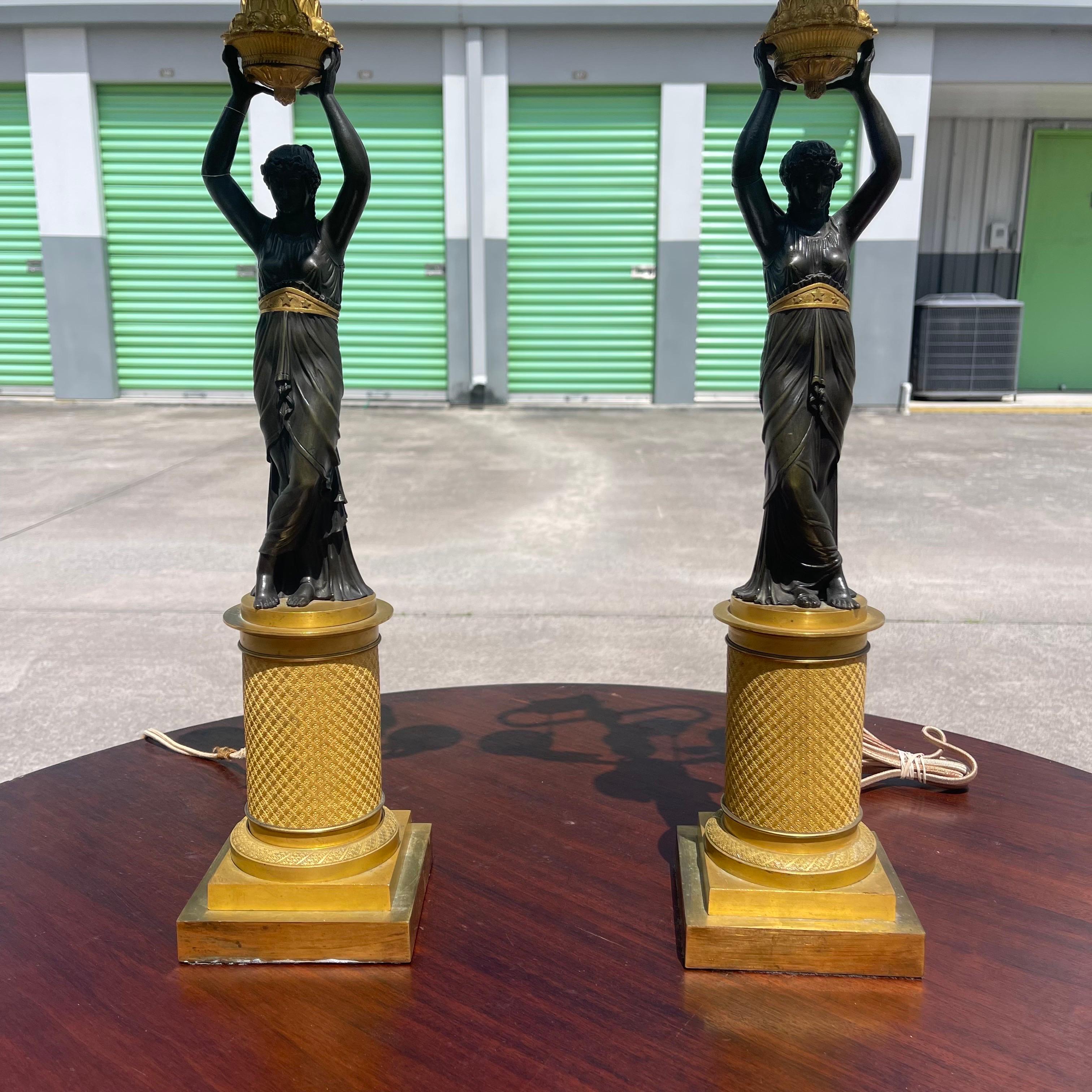 Lámparas de mesa imperio de bronce ormolu y 4 candelabros, Manner Rabiat, un par en venta 2