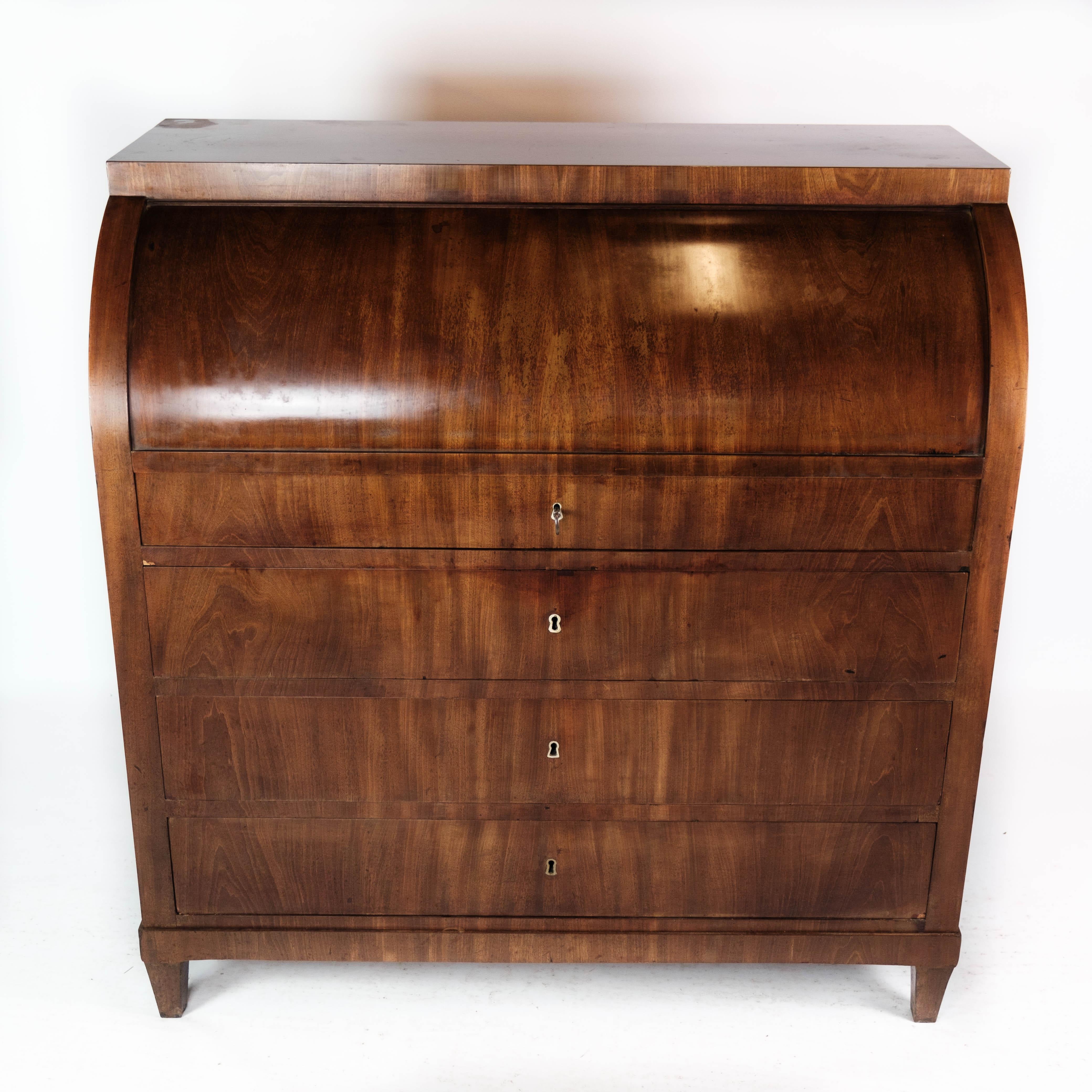 Empire bureau of mahogany with inlaid wood, in great antique condition from the 1840s.