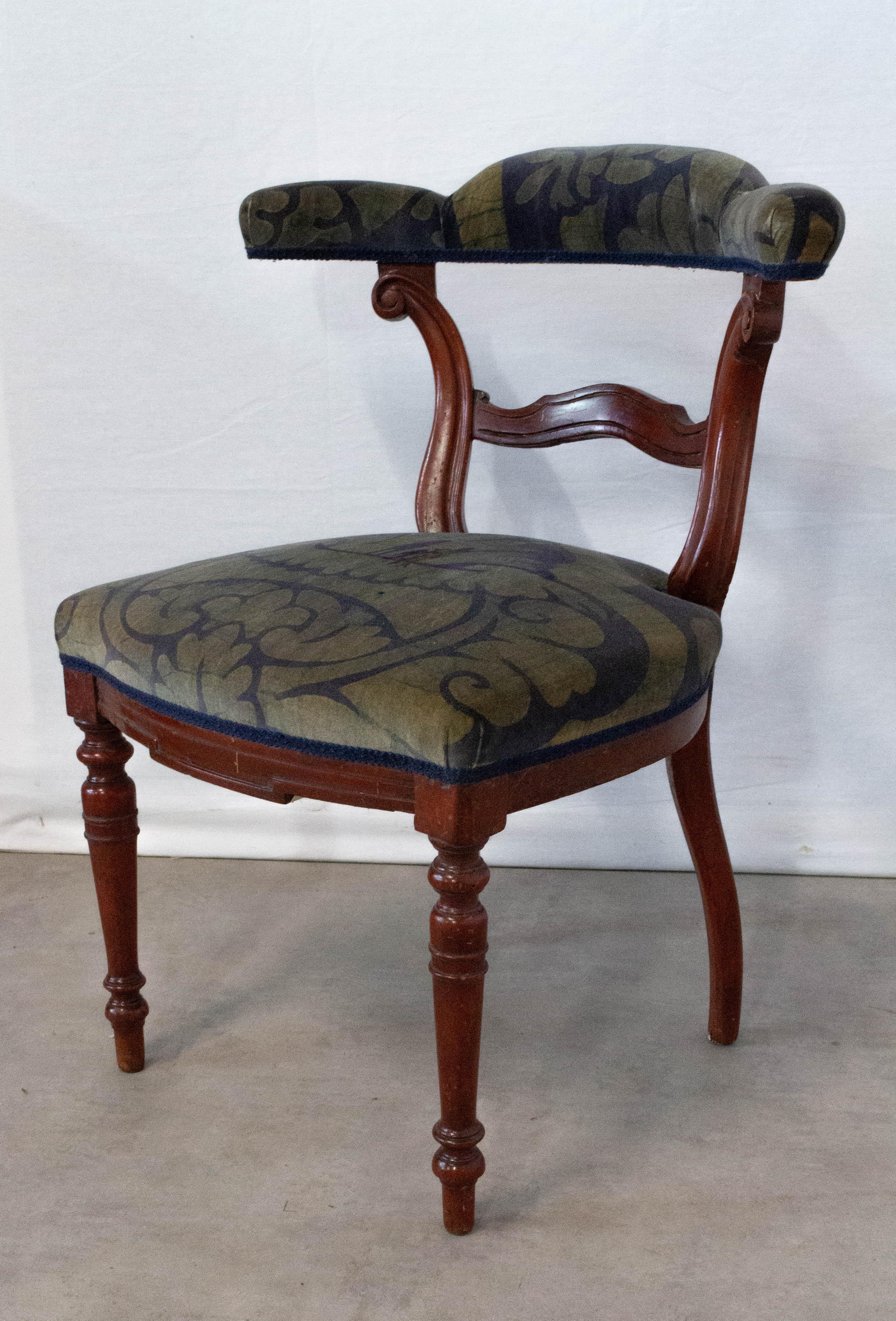 French Empire Revival side chair desk chair
Early 20th century
The fabric seat can easily be changed to suit your interior
Good vintage condition with beautiful patina
Frame is sound and solid.




  