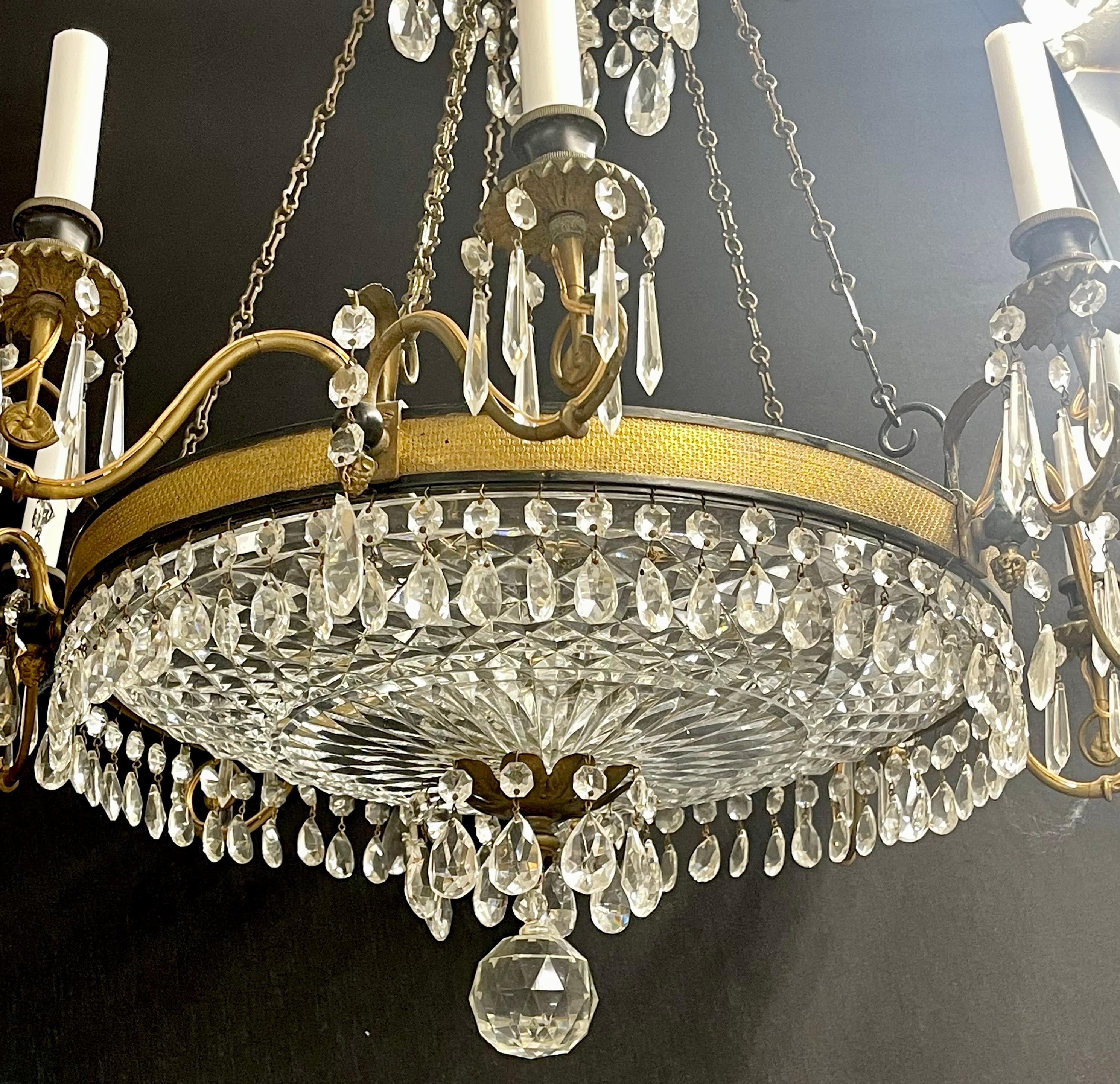 XIXe siècle Lustre Empire à dix lumières en bronze doré et cristal en vente