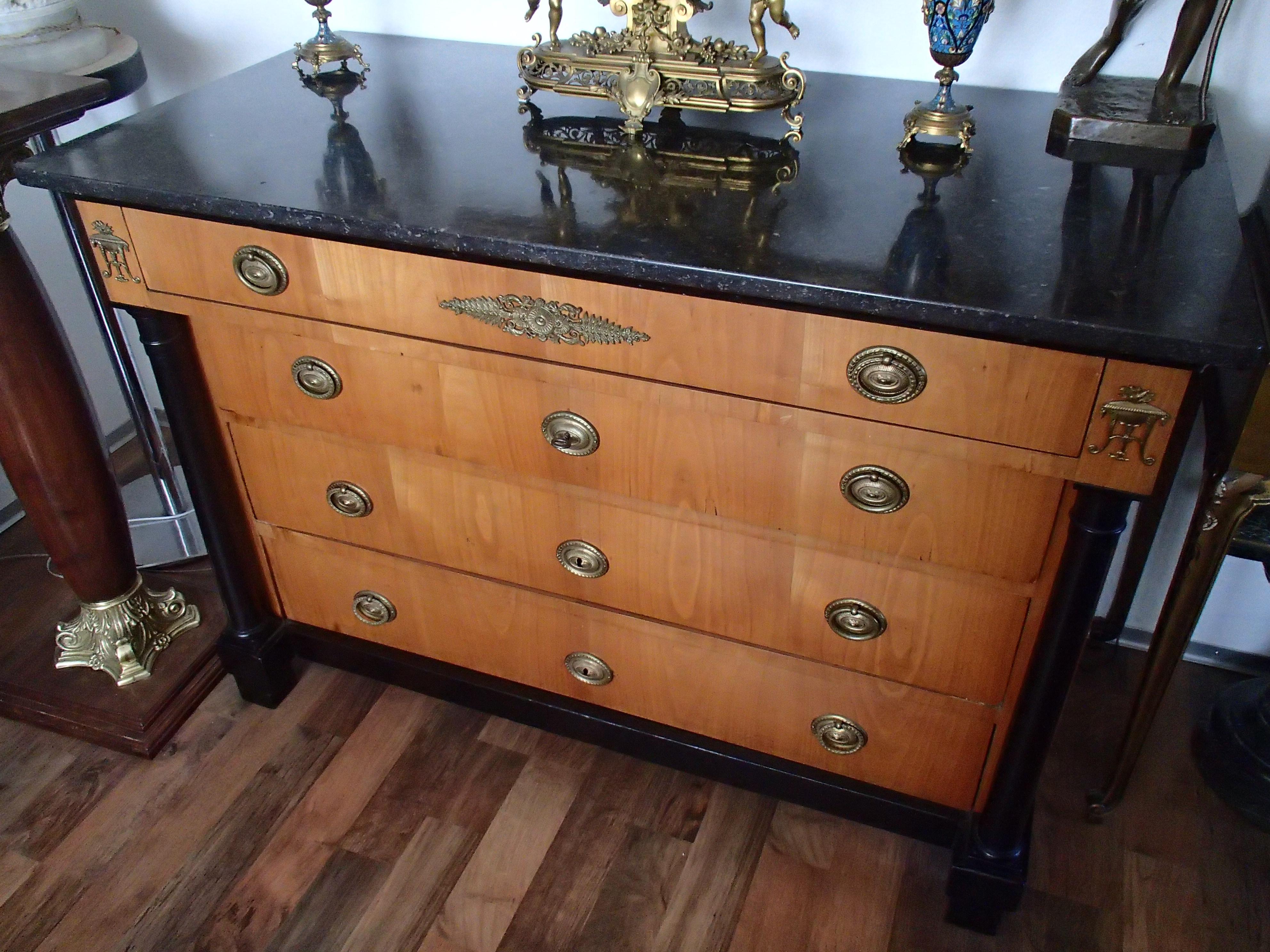 Empire Chest of Drawers Cherry Wood with Black Colones and Black Marble Top For Sale 2