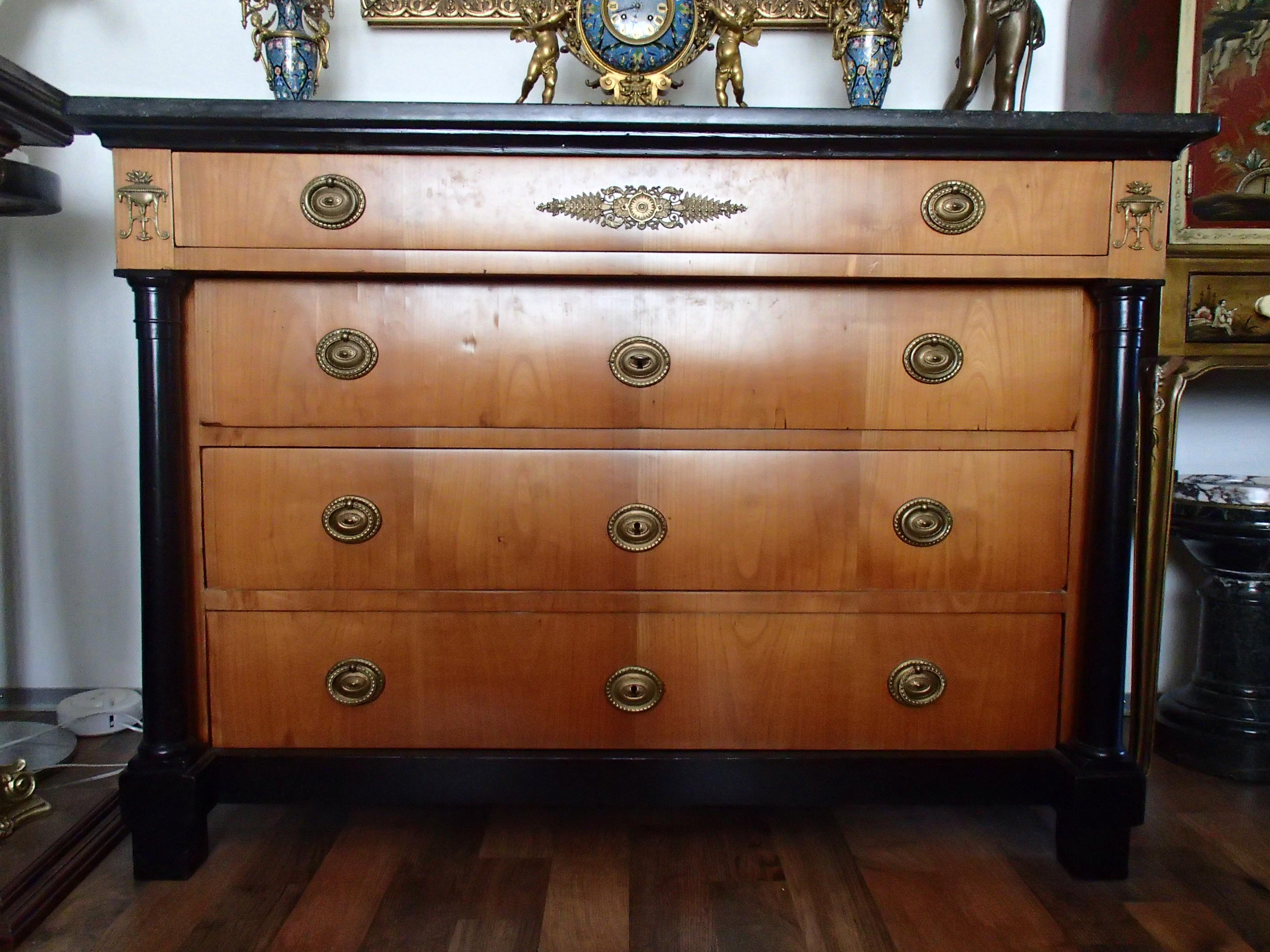 Empire Chest of Drawers Cherry Wood with Black Colones and Black Marble Top For Sale 3