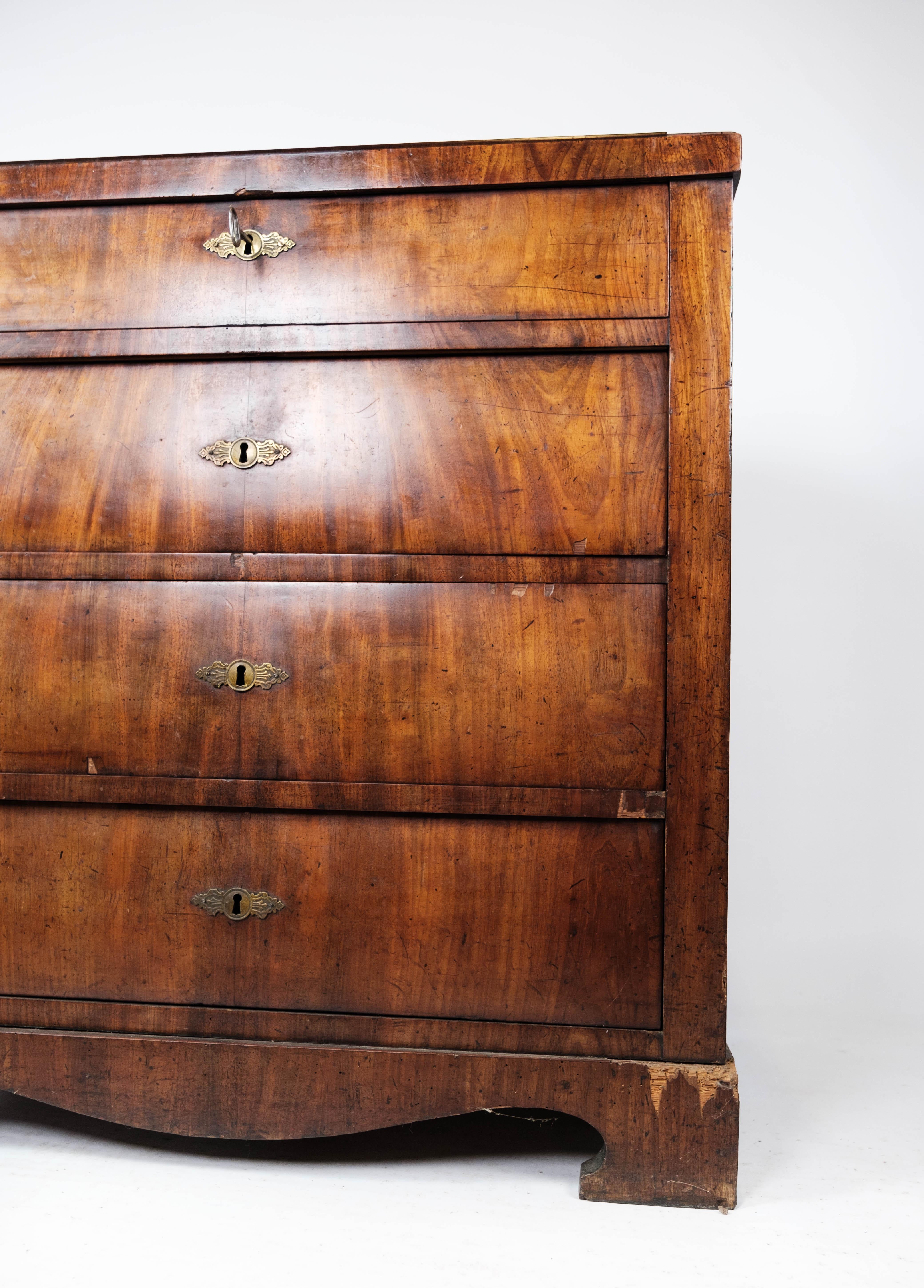 Empire Chest of Drawers With Four Drawers Made In Mahogany From 1840s For Sale 7