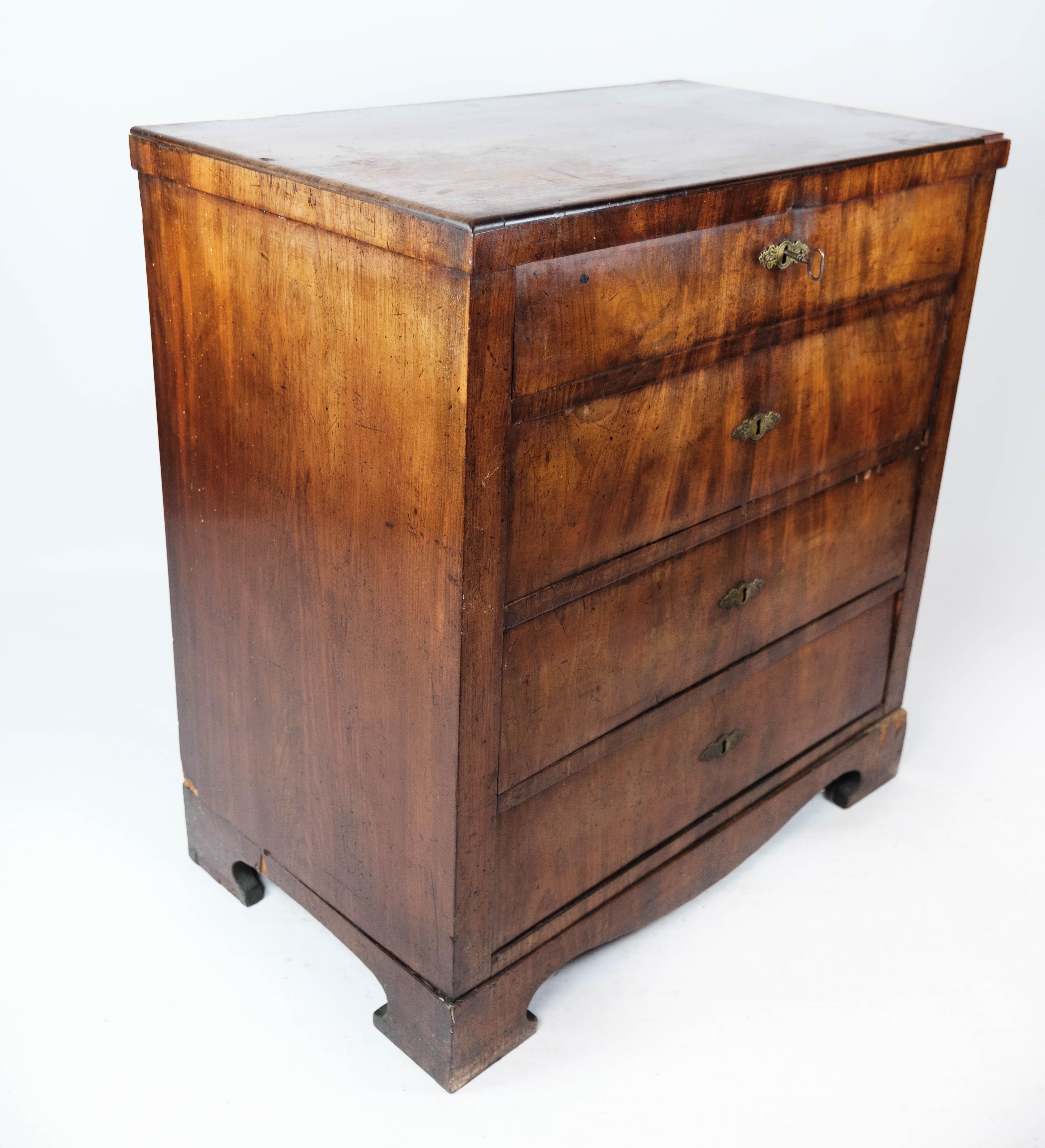 Empire Chest of Drawers With Four Drawers Made In Mahogany From 1840s For Sale 8