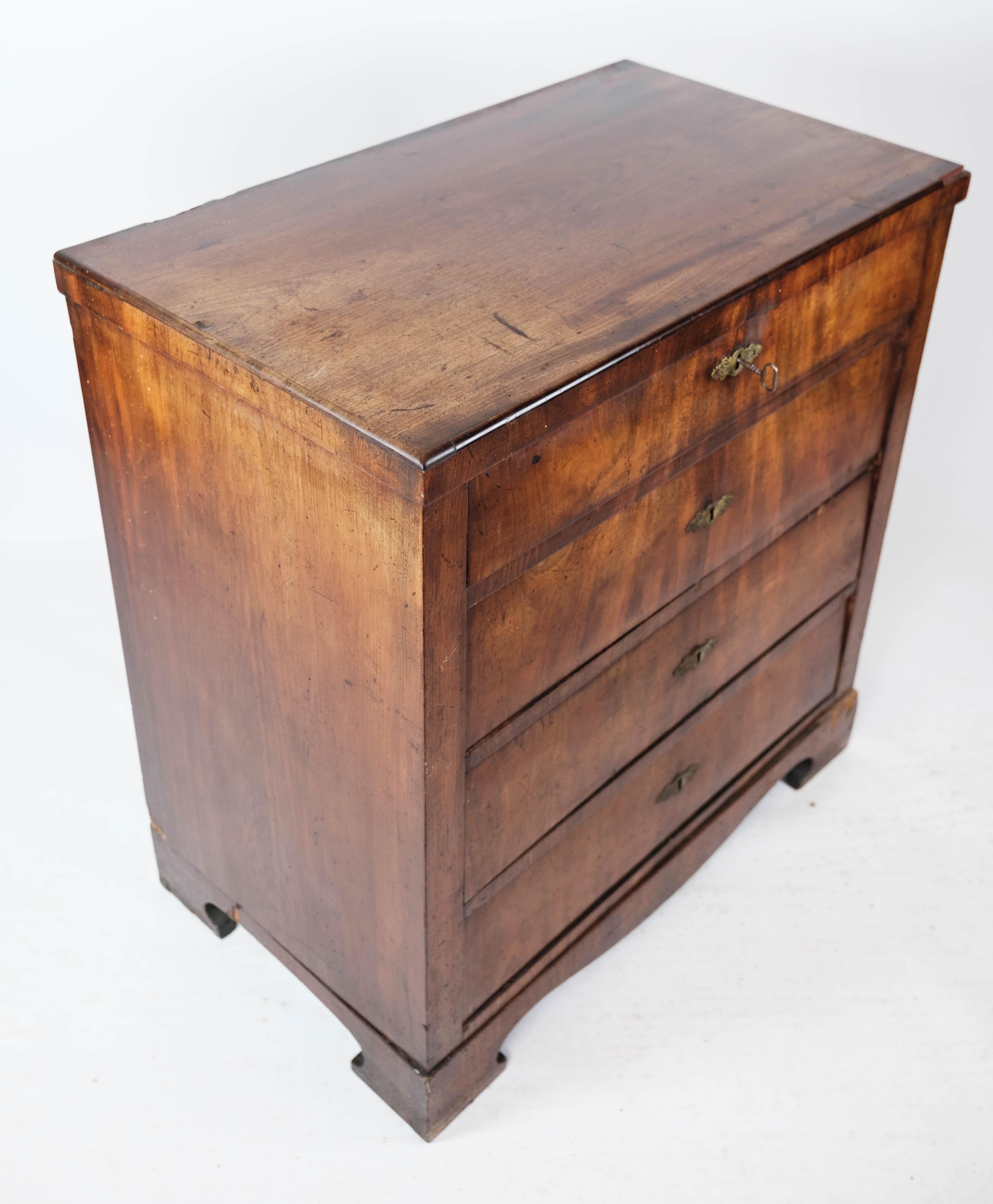 Empire Chest of Drawers With Four Drawers Made In Mahogany From 1840s For Sale 9