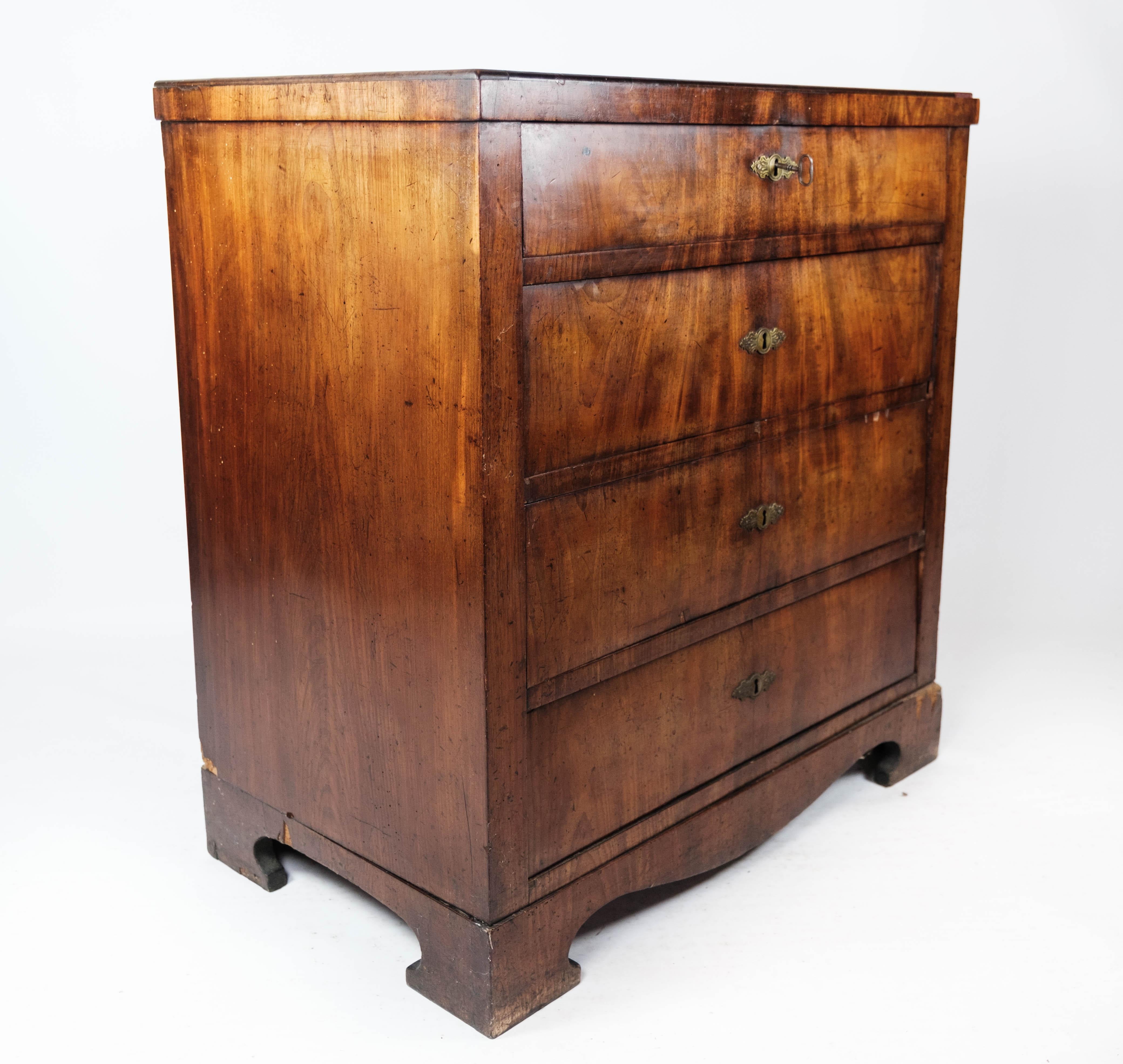 Empire Chest of Drawers With Four Drawers Made In Mahogany From 1840s For Sale 10