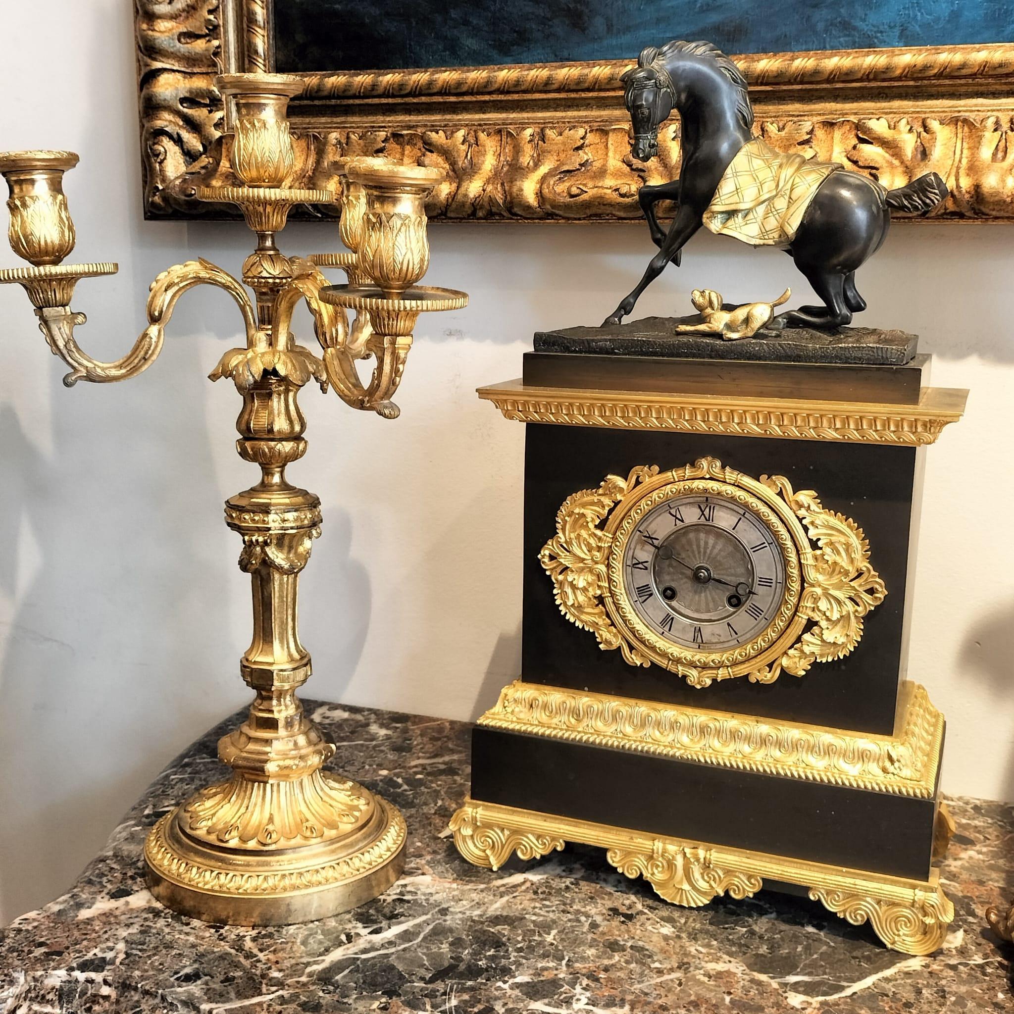 Empire Clock in representing a Horse and a Dog in Gilt Bronze, 19th Century For Sale 11