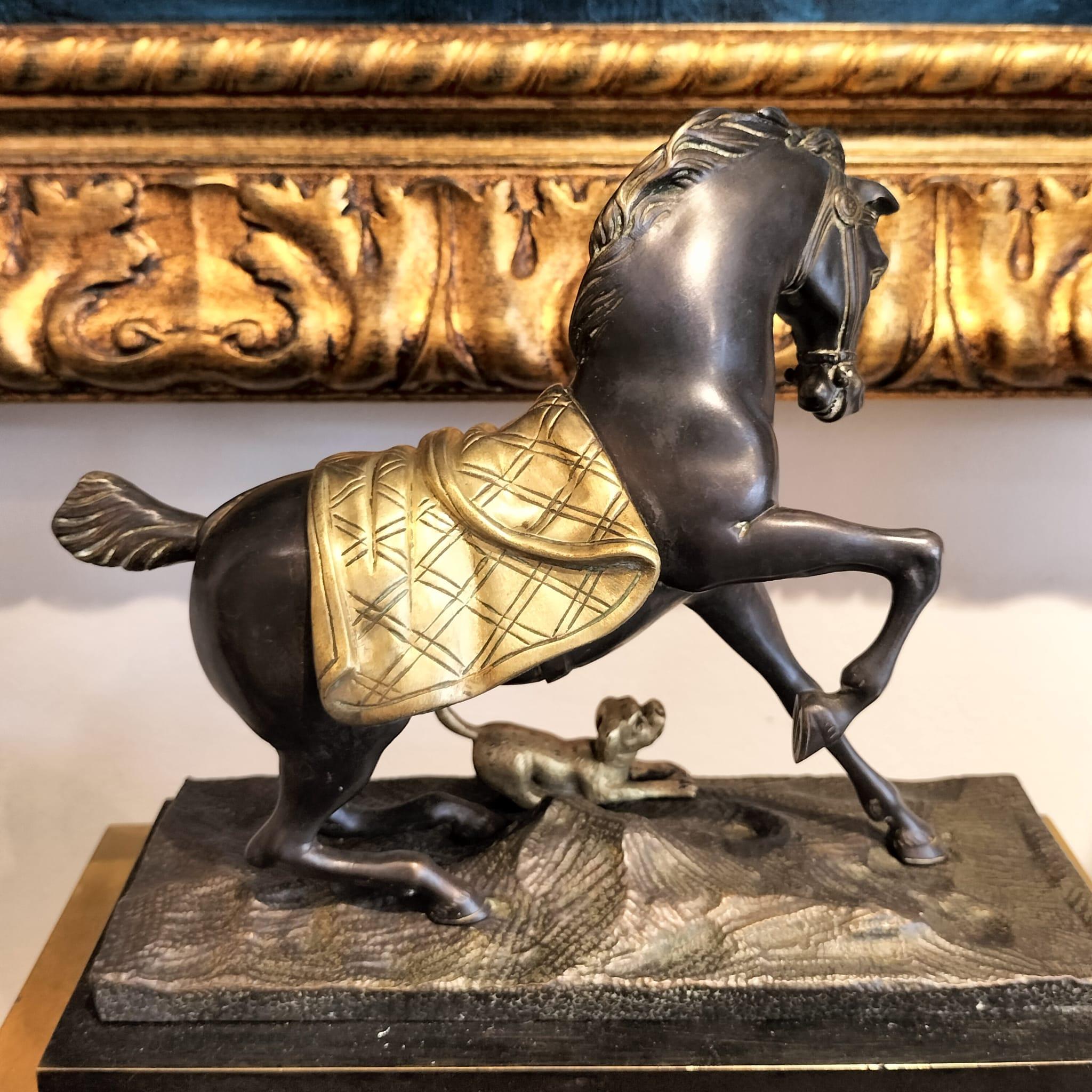Empire Clock in representing a Horse and a Dog in Gilt Bronze, 19th Century For Sale 1