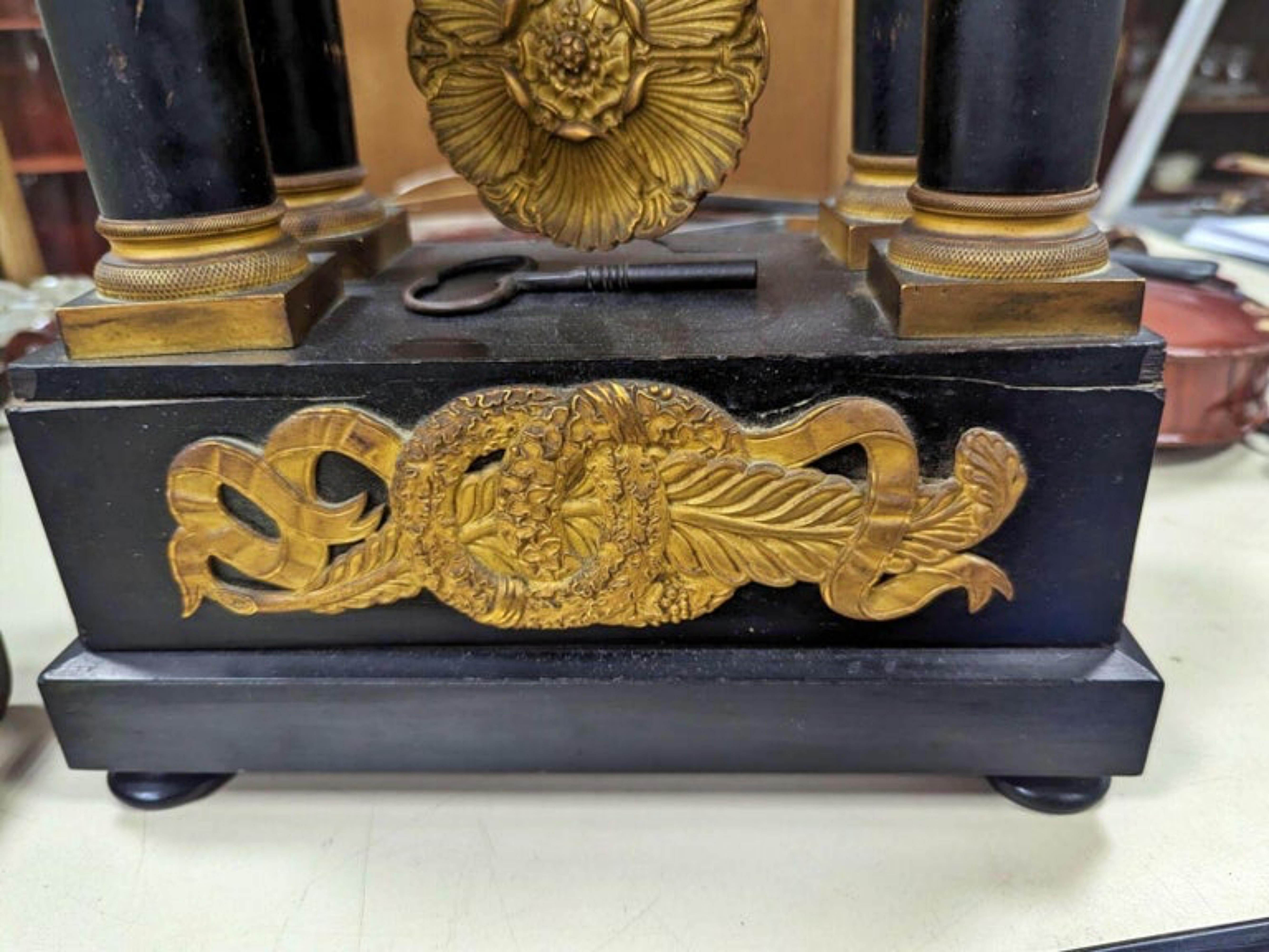 Empire Clock Napoleon III 19th Century In Good Condition For Sale In Madrid, ES