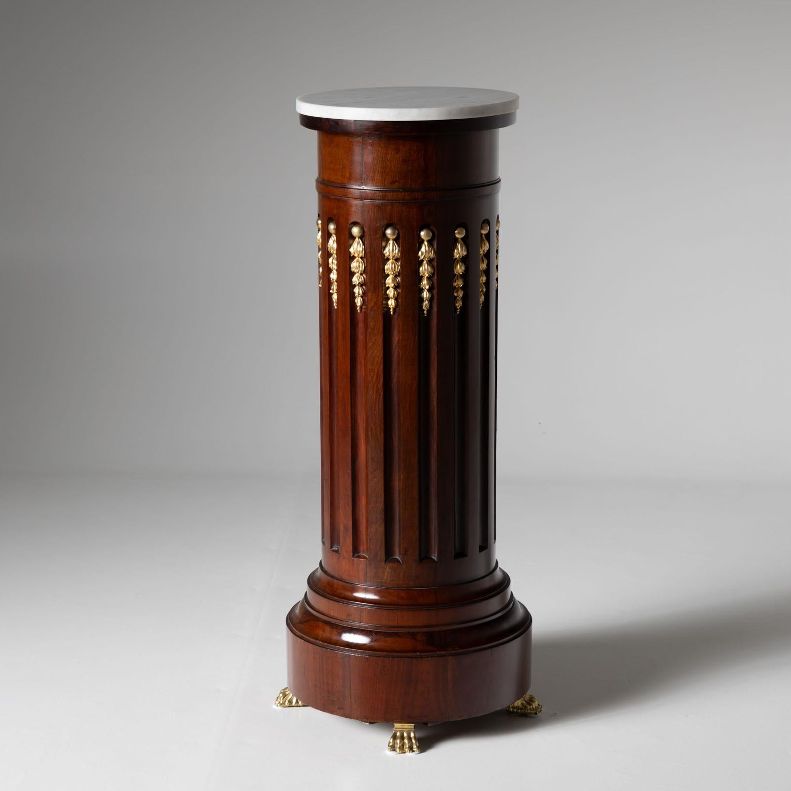 Colonne Empire avec appliques dorées au feu, 2e moitié du 19e siècle Bon état - En vente à Greding, DE