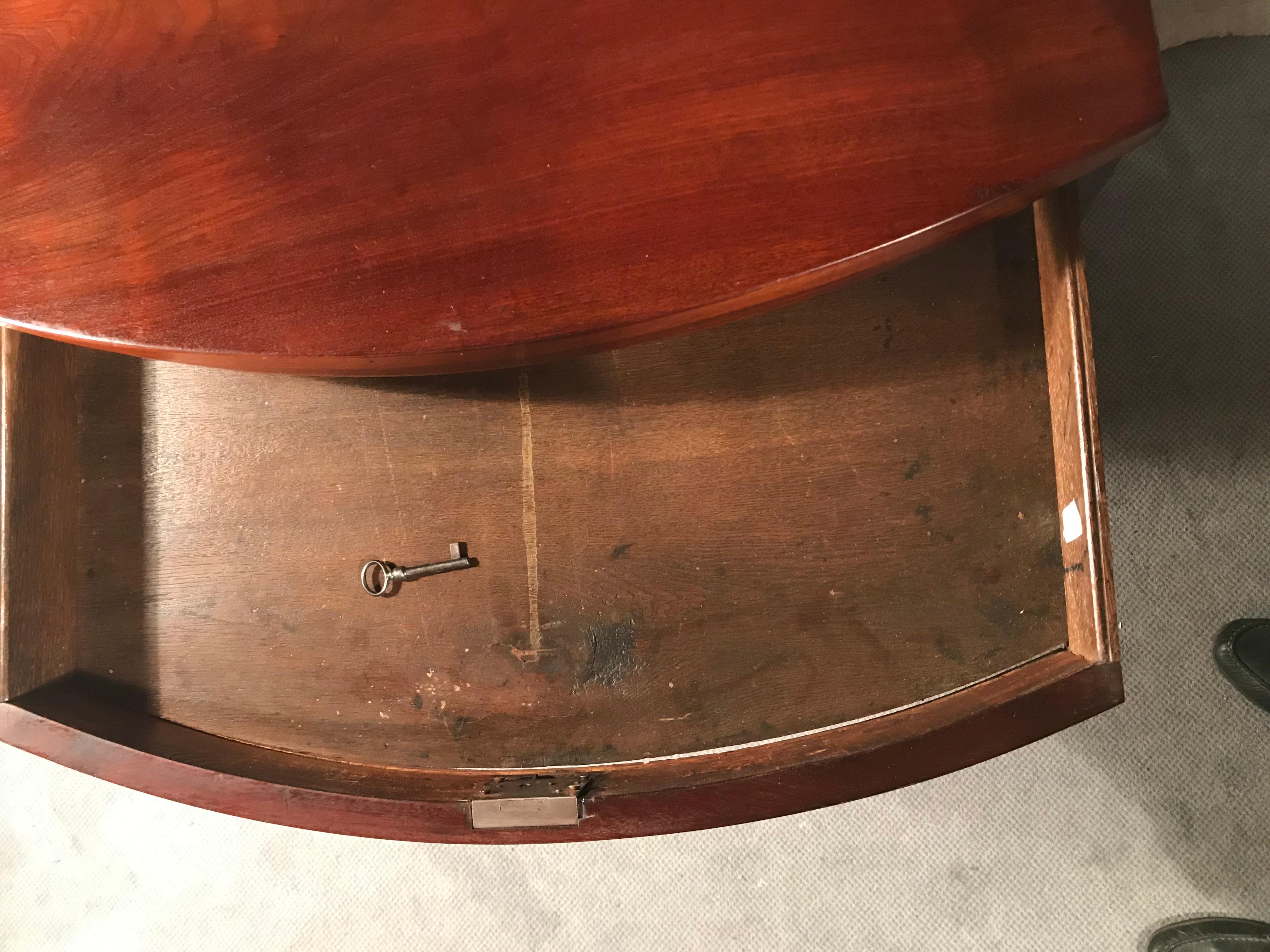 Empire Commode, Denmark 1810 In Good Condition For Sale In Belmont, MA