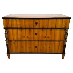 Commode Empire, placage en noyer avec cariatides, Autriche, Vienne, vers 1810/15