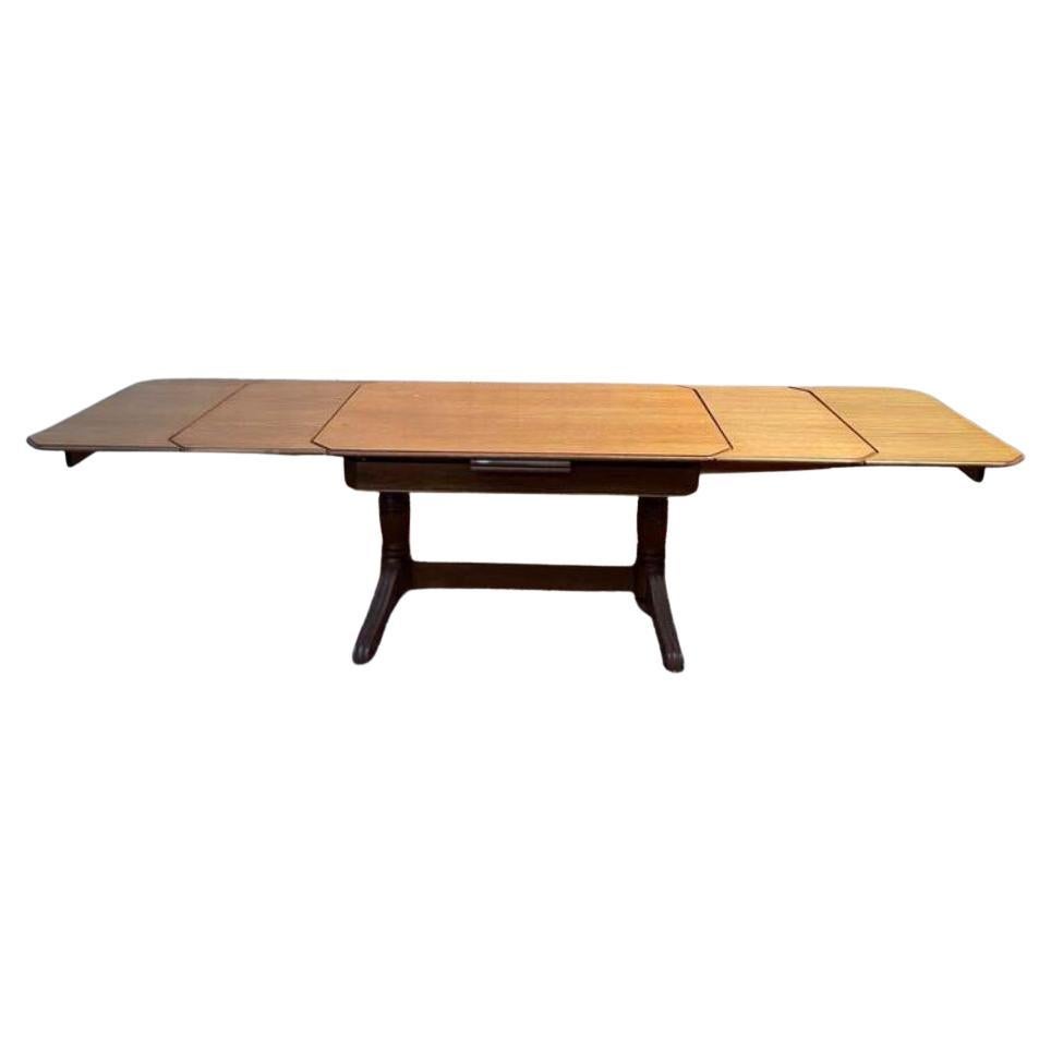Table de salle à manger en chêne de style Empire - Consulat avec rallonges encastrées, 20e siècle en vente