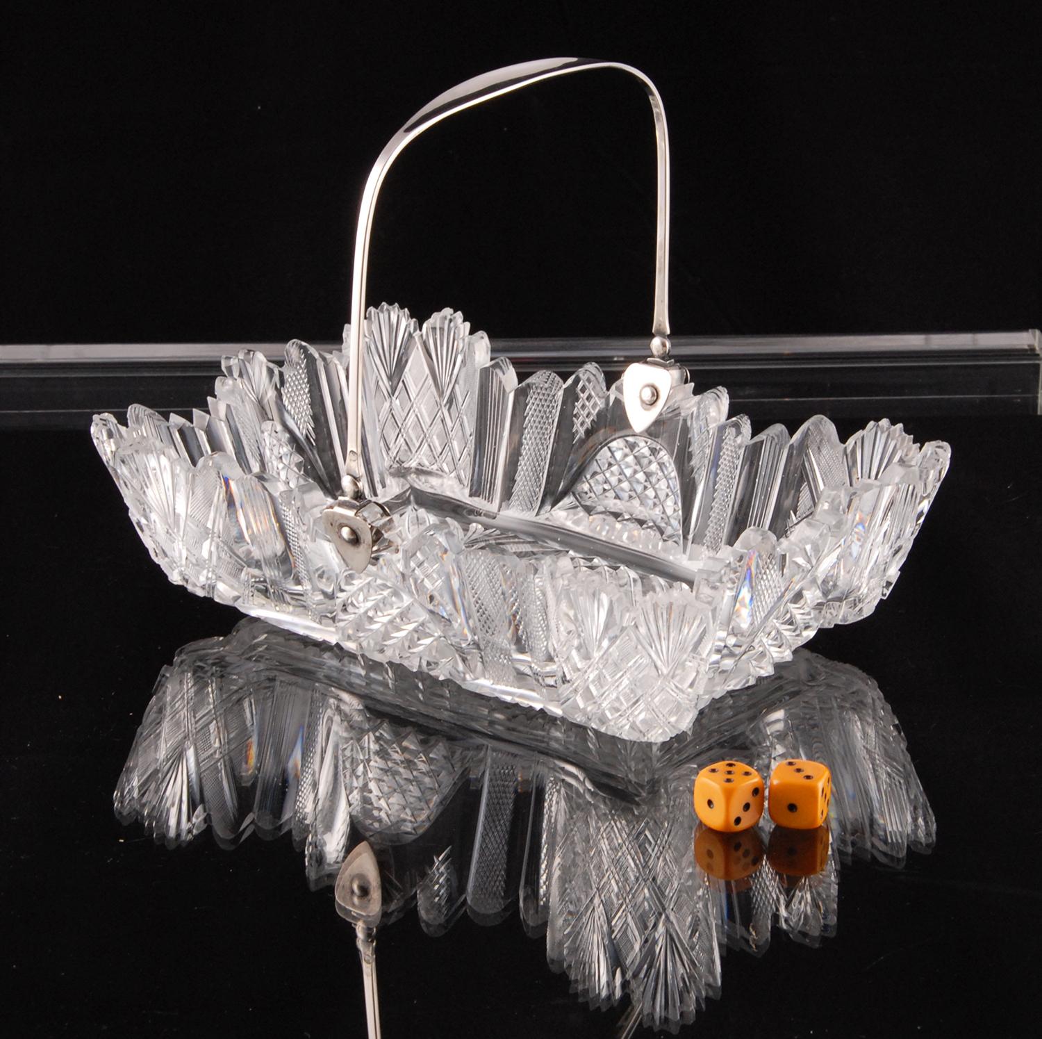 Empire Cut Crystal Bread Basket With Sterling Silver Handle Voneche Baccarat In Good Condition For Sale In Wommelgem, VAN