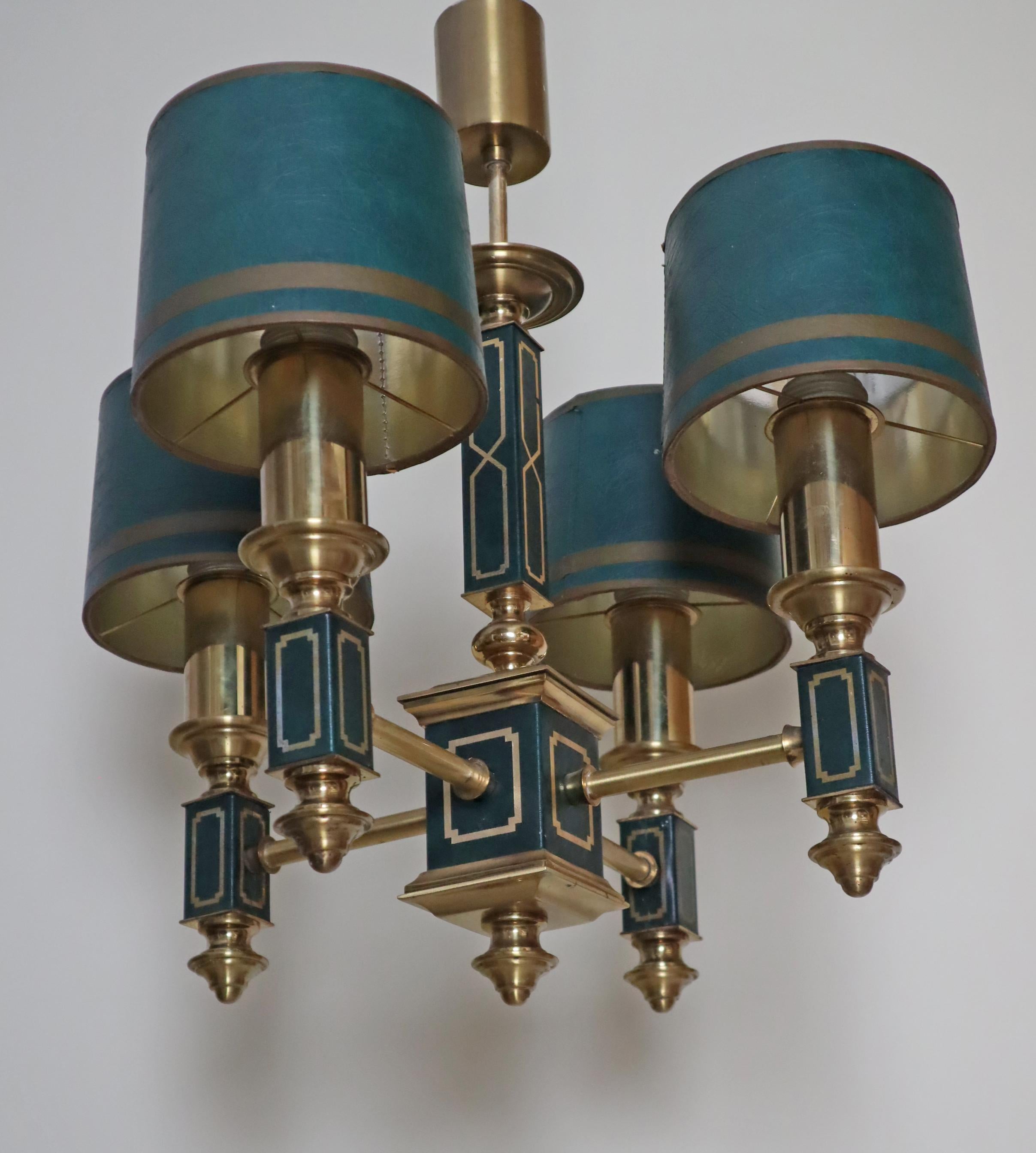 Lampadario impero a quattro bracci di colore verde scuro in pelle e ottone, Francia anni '60 in vendita 4