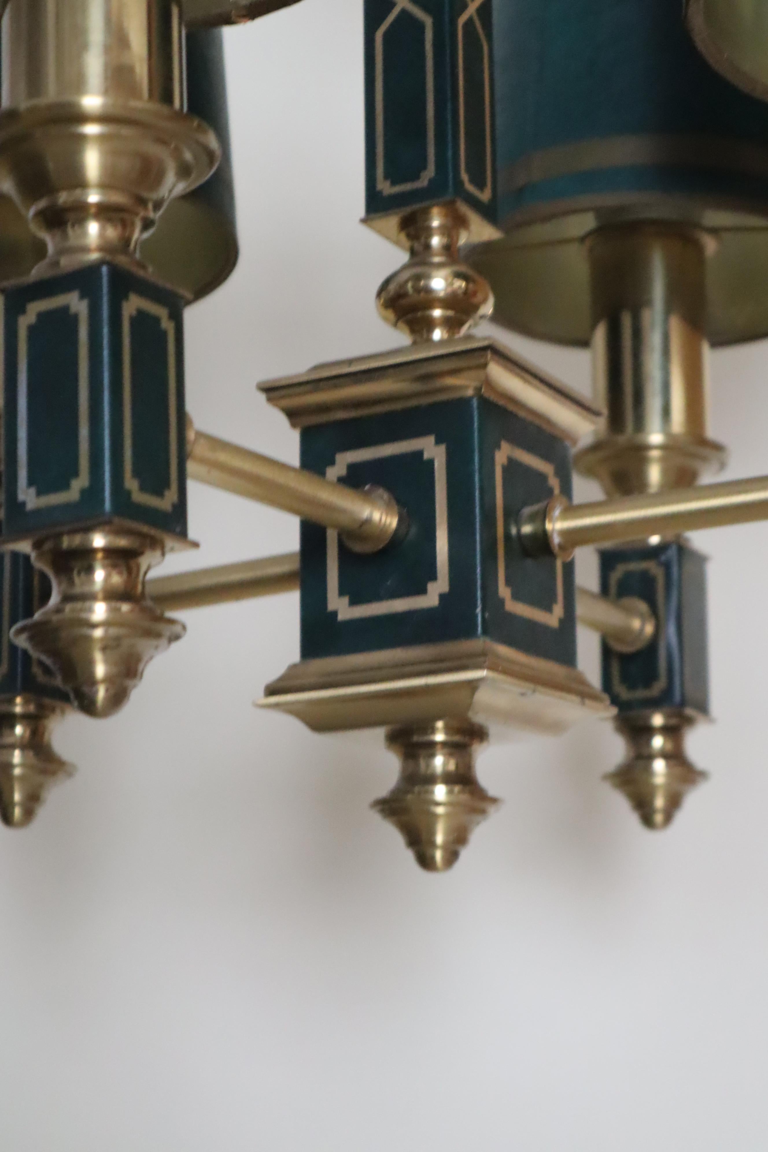 Lampadario impero a quattro bracci di colore verde scuro in pelle e ottone, Francia anni '60 in vendita 5