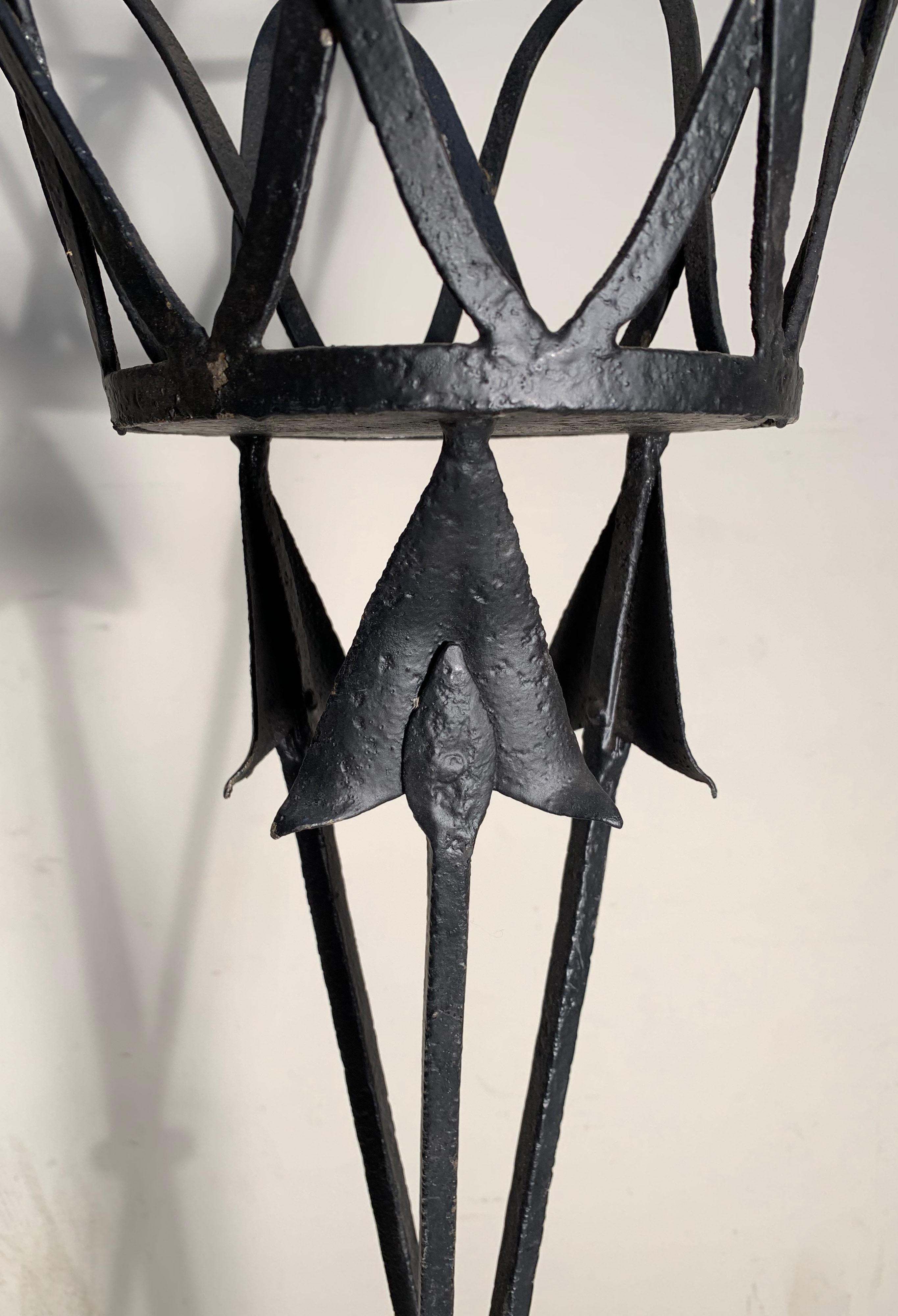 Art Deco Empire Deco Style Early Jardinière Metal Arrow Stand Planter in Tole For Sale