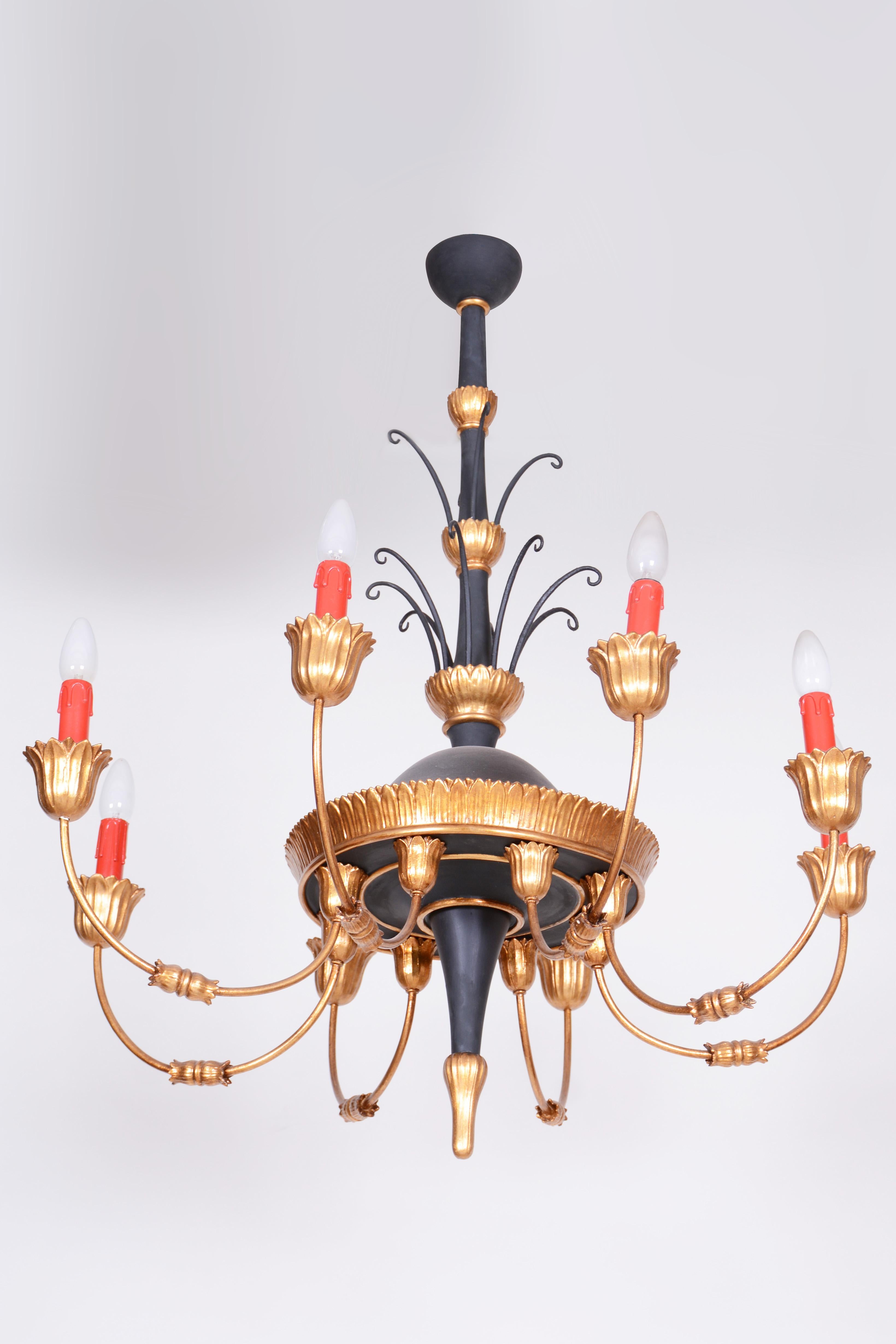 Empire-Era Chandelier, Fully Restored, Made 1800s, in Austria For Sale 3
