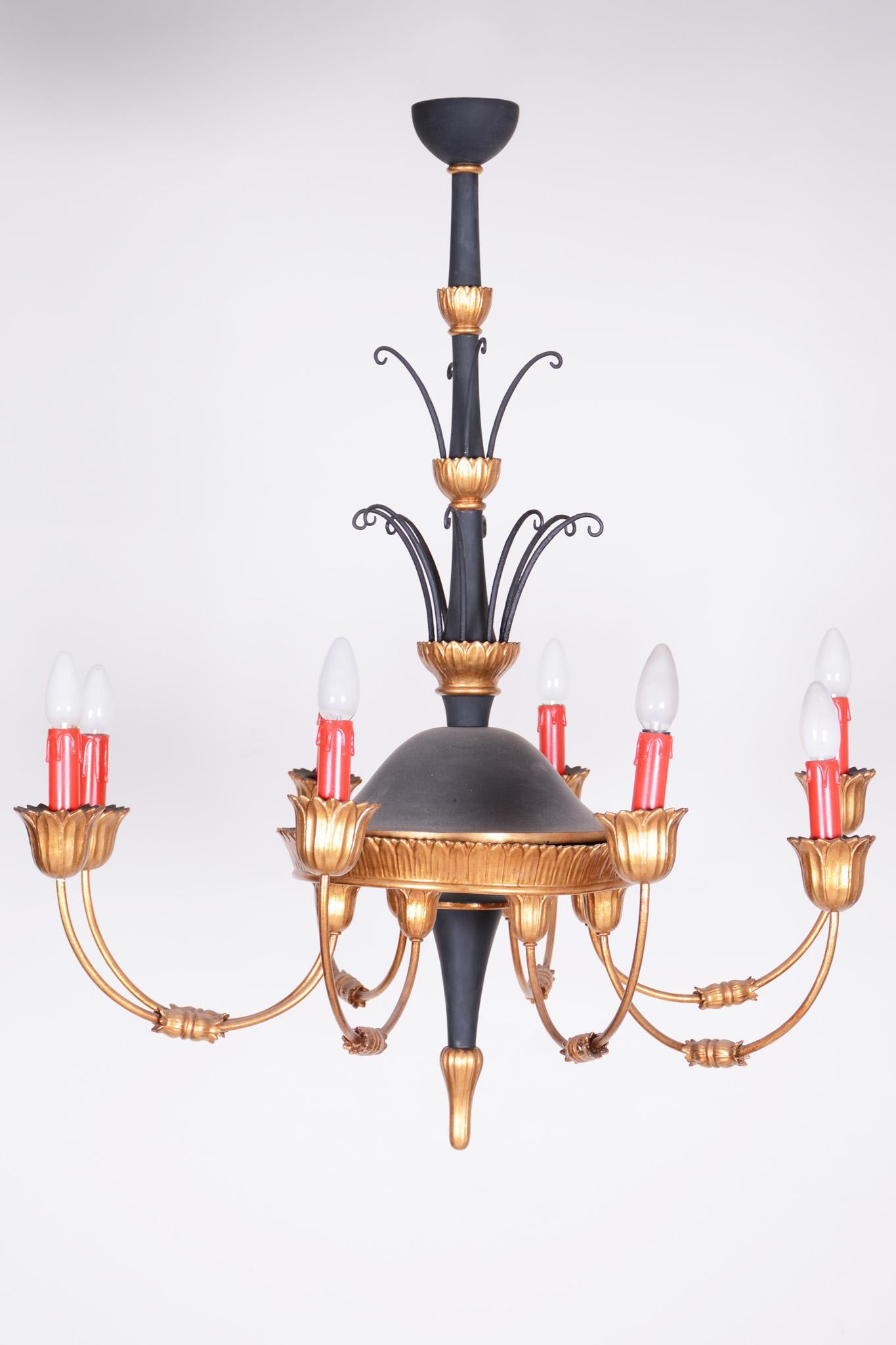 Empire-Era Chandelier, Fully Restored, Made 1800s, in Austria For Sale 1