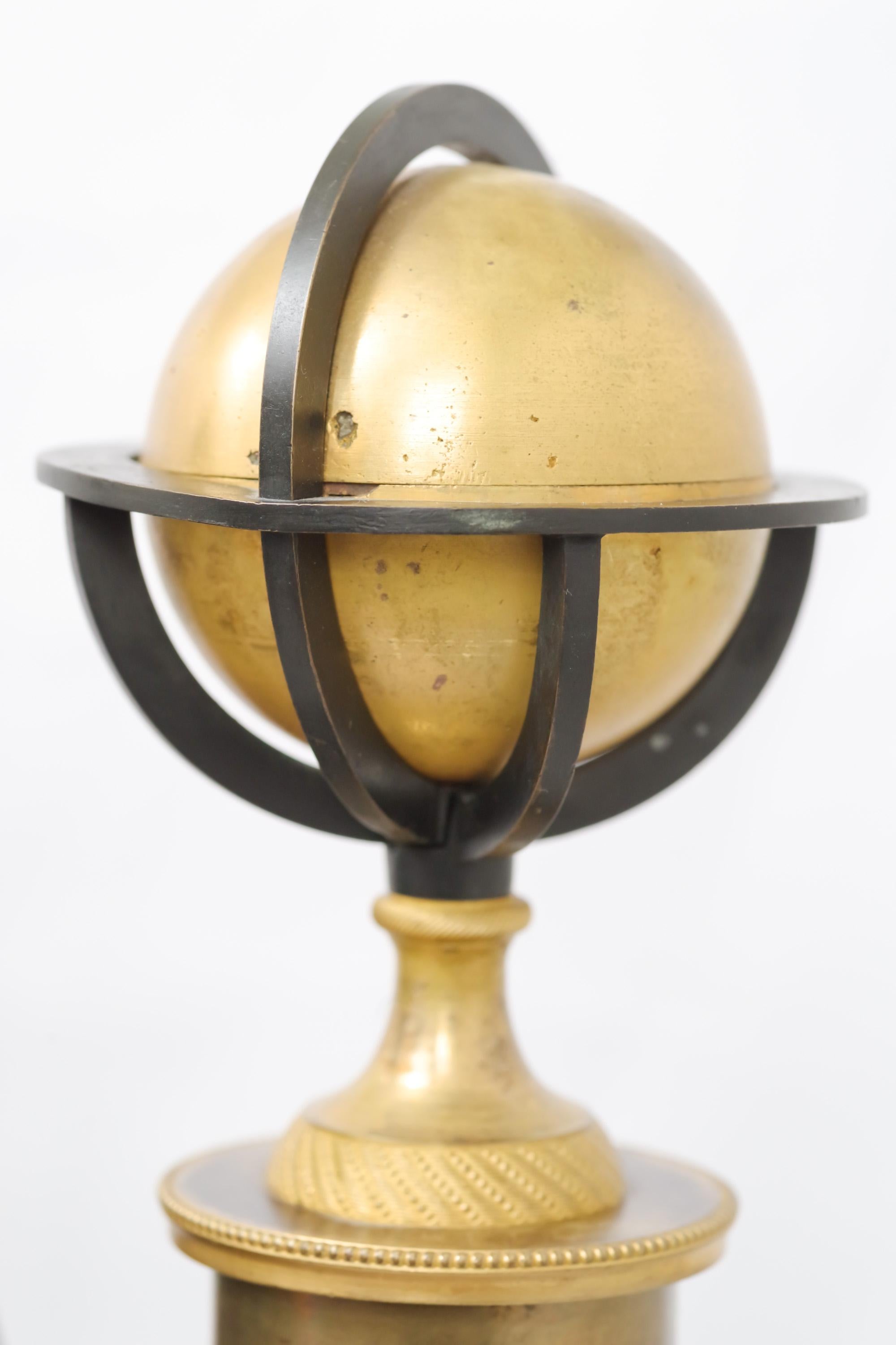 Empire Era Fire-Gilt Bronze Clock Representing a Figure in Neo-Egyptian Style For Sale 5