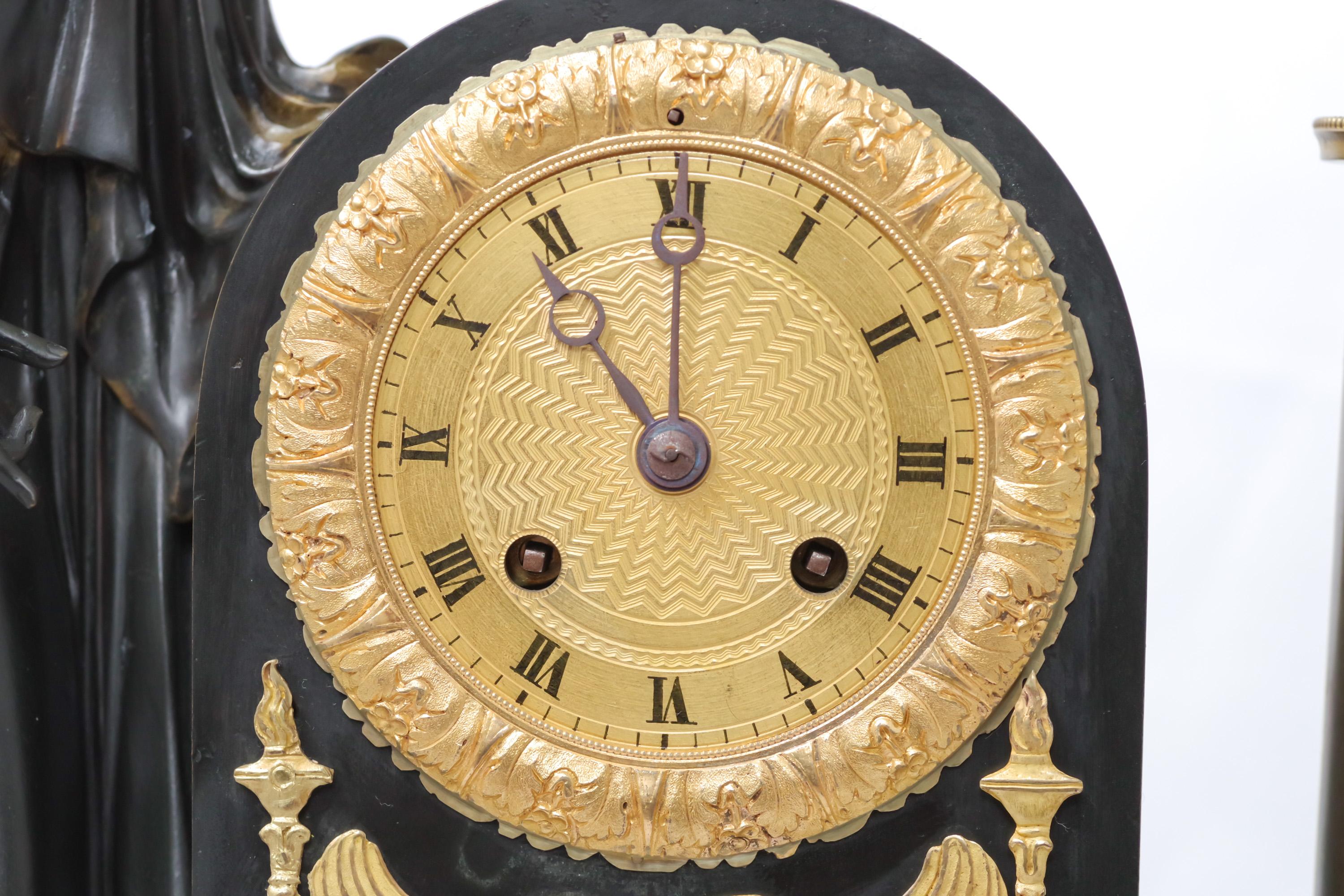 Empire Era Fire-Gilt Bronze Clock Representing a Figure in Neo-Egyptian Style For Sale 2