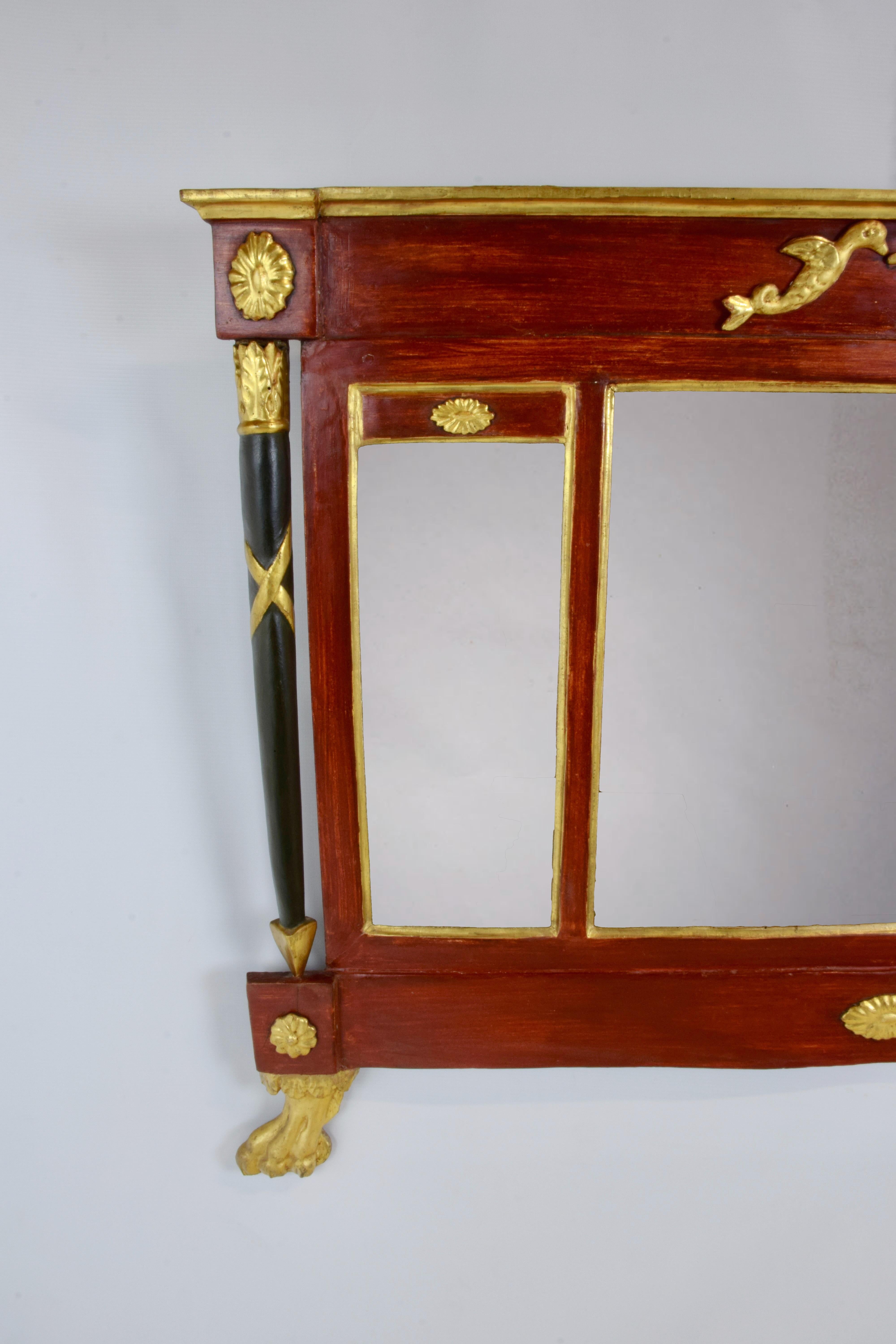 italien Miroir de cheminée Empire rouge pompéien avec décorations dorées en vente