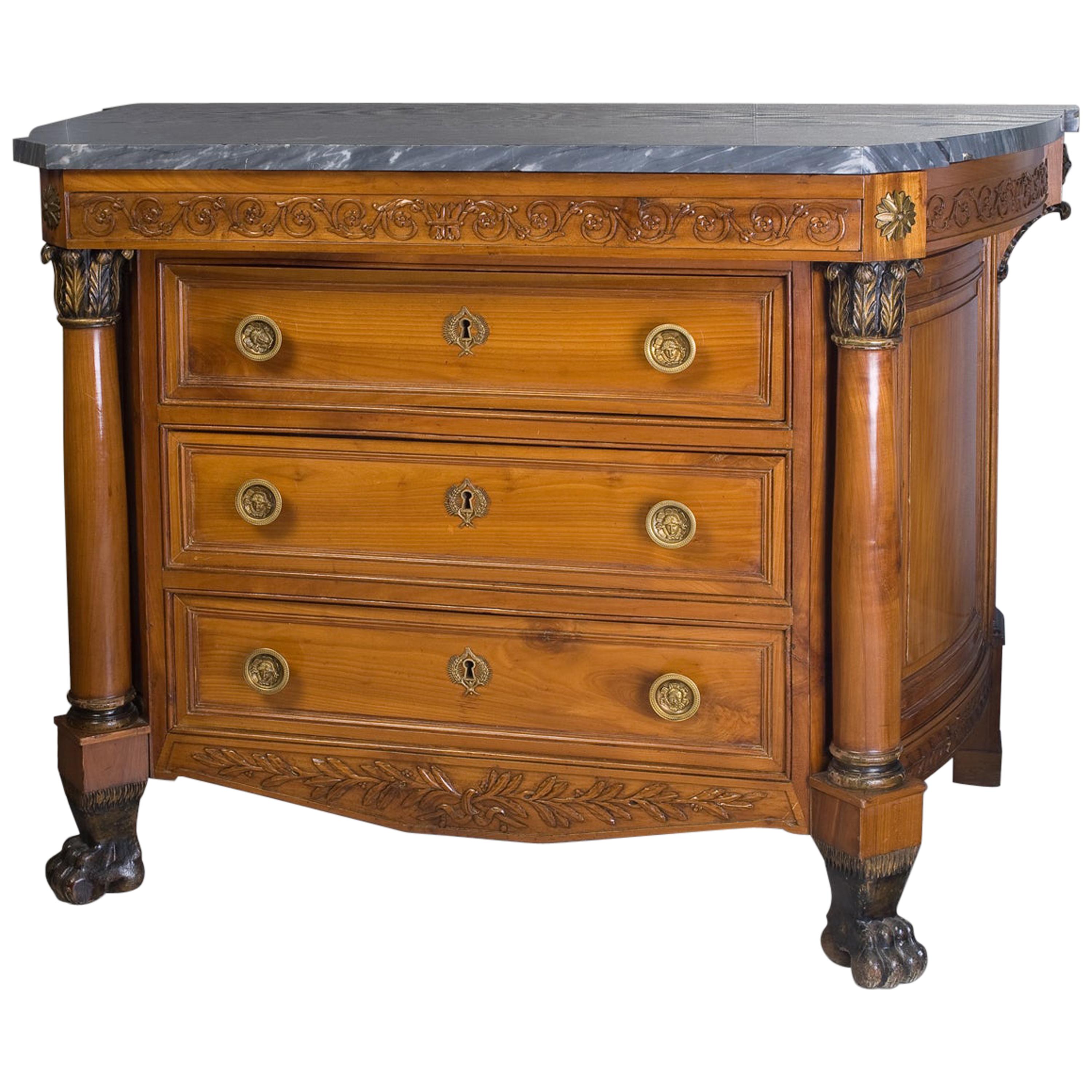 Commode alpine française de style Empire, début du 19ème siècle