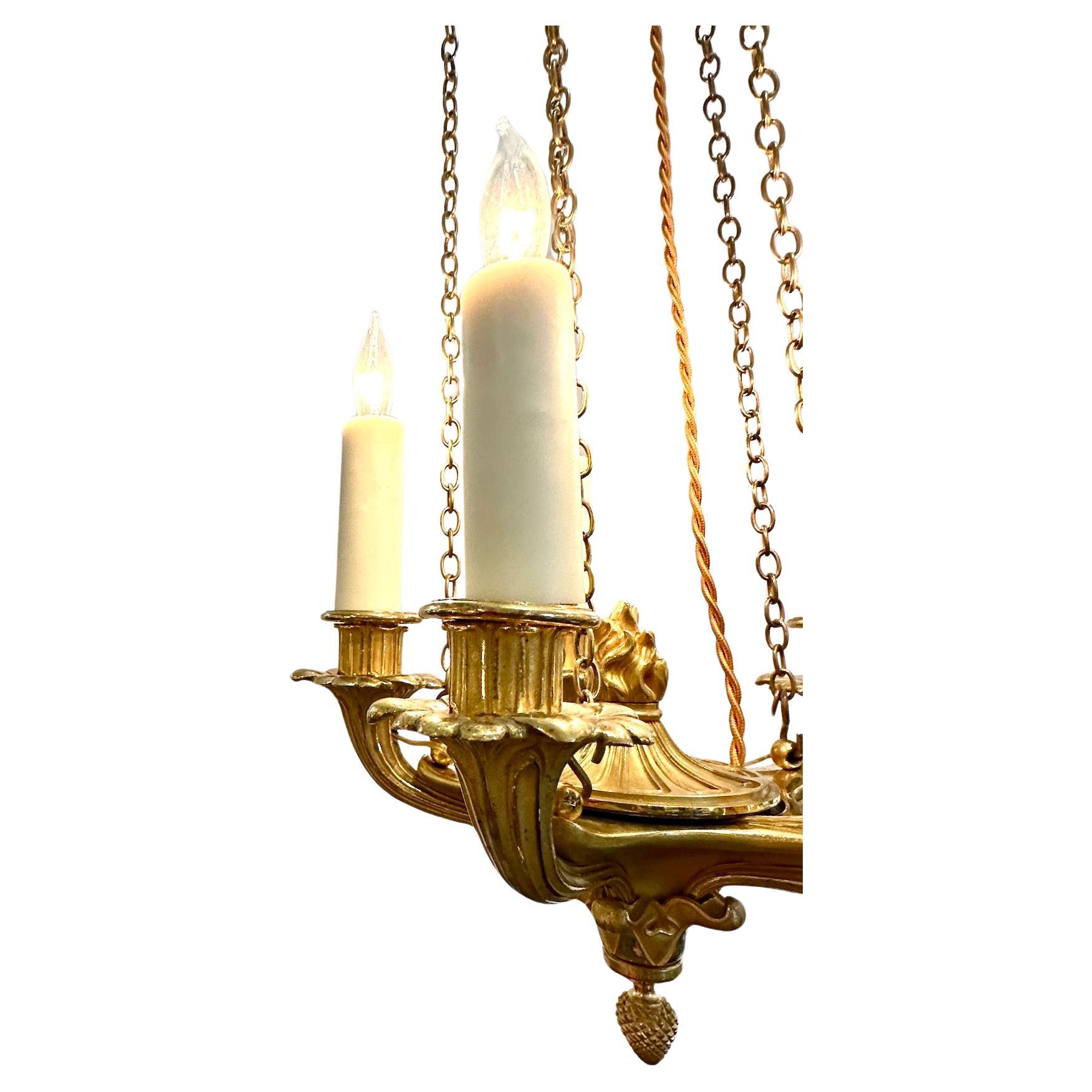 Stile impero Lampadario Empire a 5 luci in bronzo dorato in vendita
