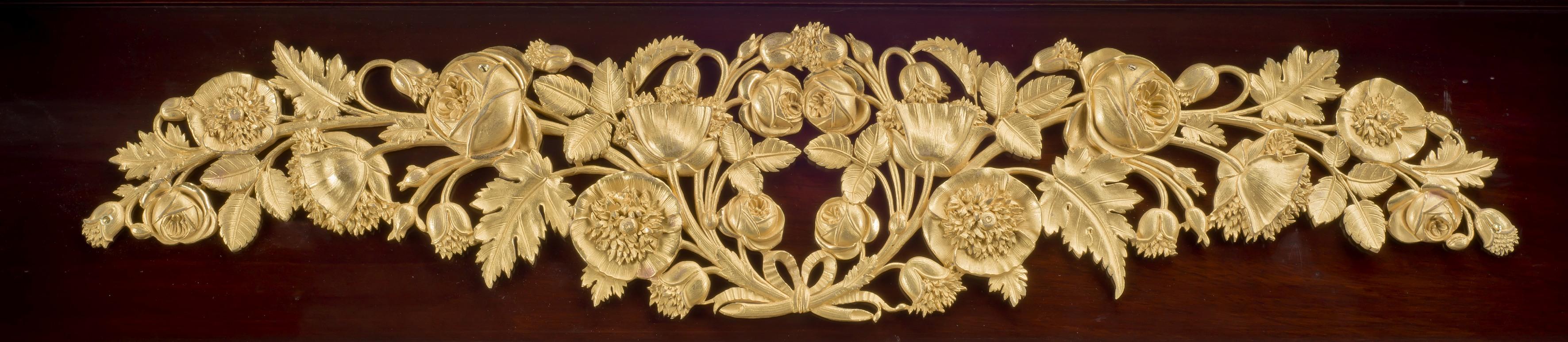 XIXe siècle Miroir chéval Empire en acajou monté sur bronze doré et patiné, vers 1820 en vente