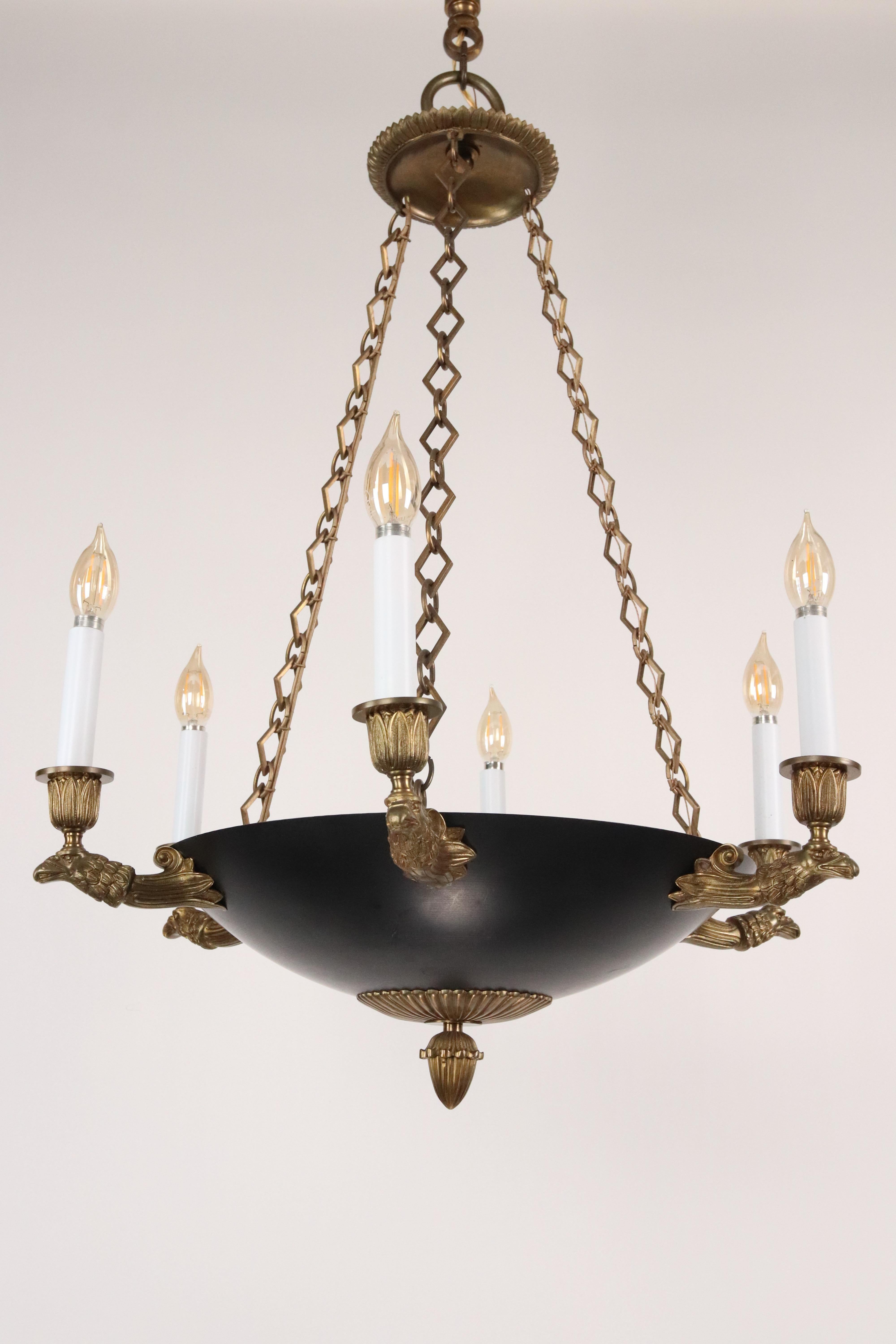 Doré Empire Bronze doré Lustre à 9 lumières de style Empire en vente