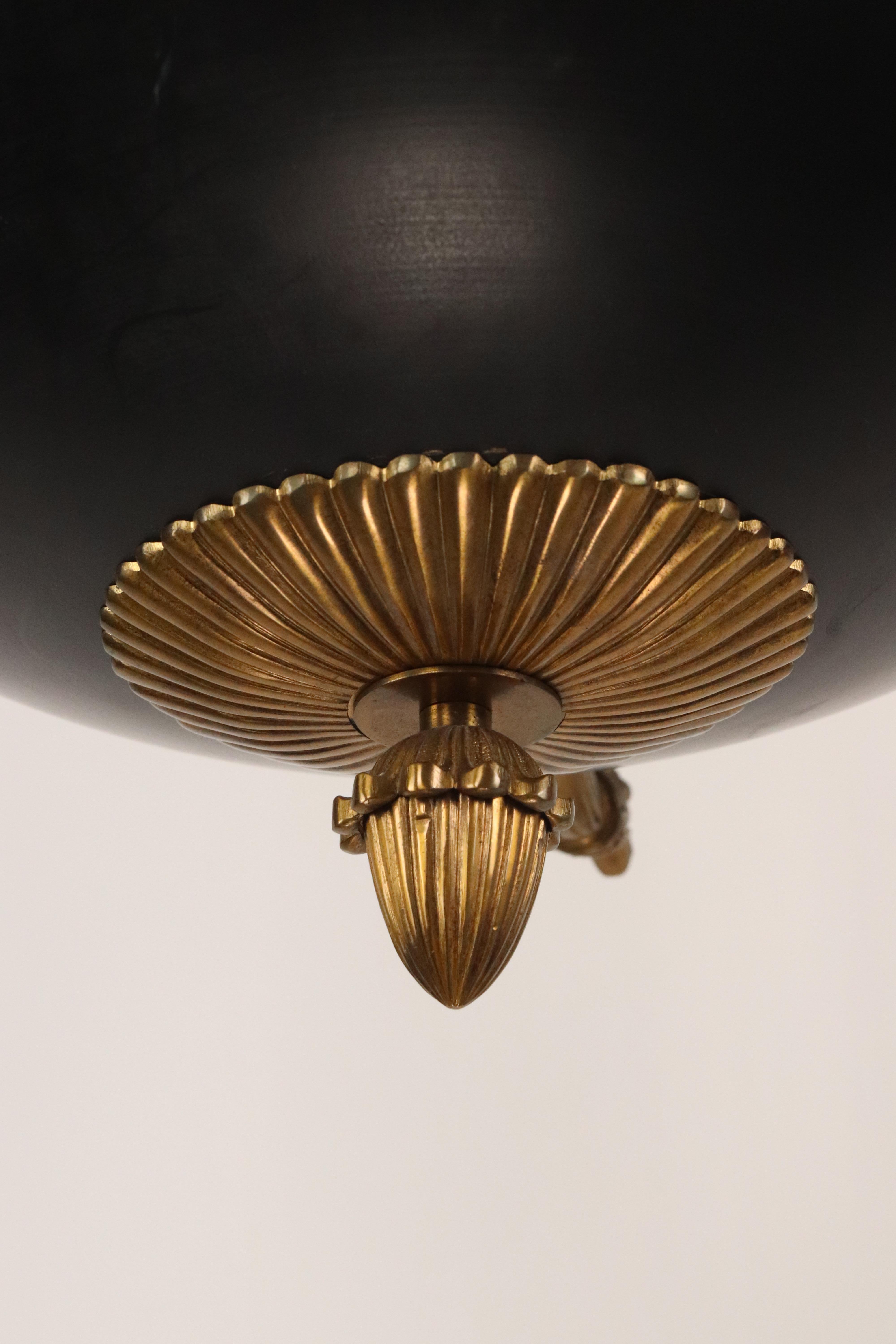 20ième siècle Empire Bronze doré Lustre à 9 lumières de style Empire en vente