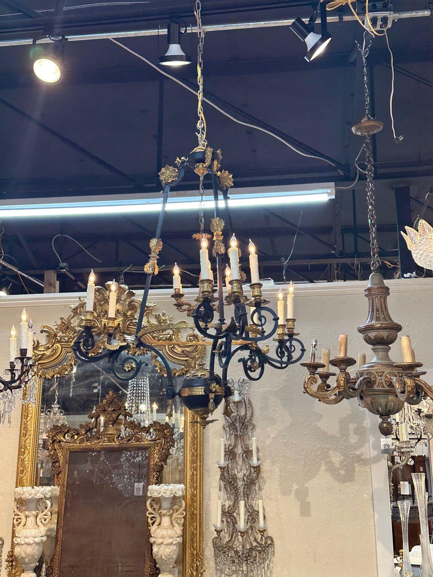 Lampadario Impero in bronzo dorato in vendita 2