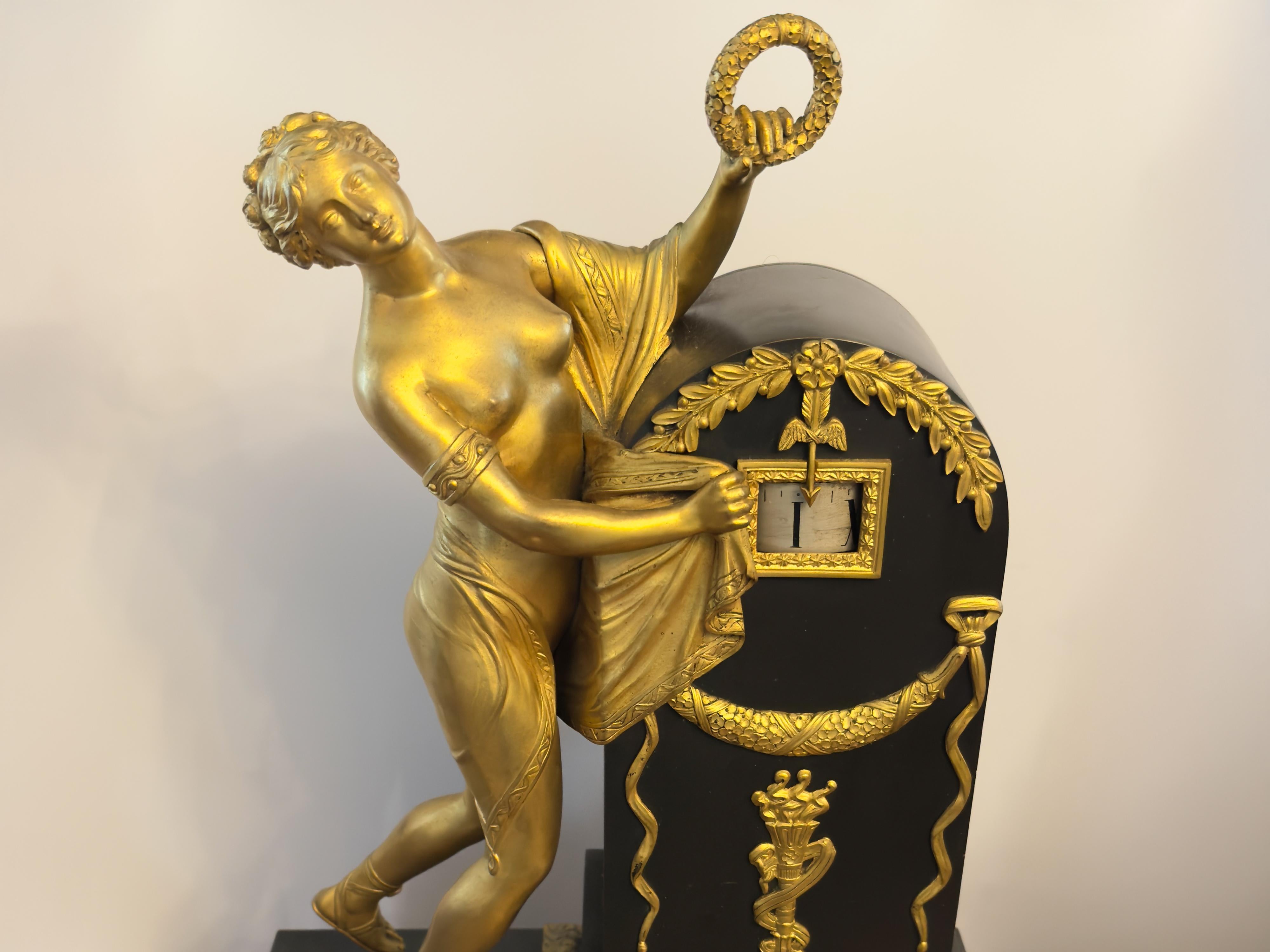 Stile impero Orologio Impero in bronzo dorato di Claude Gallé, Francia,  xIX secolo in vendita