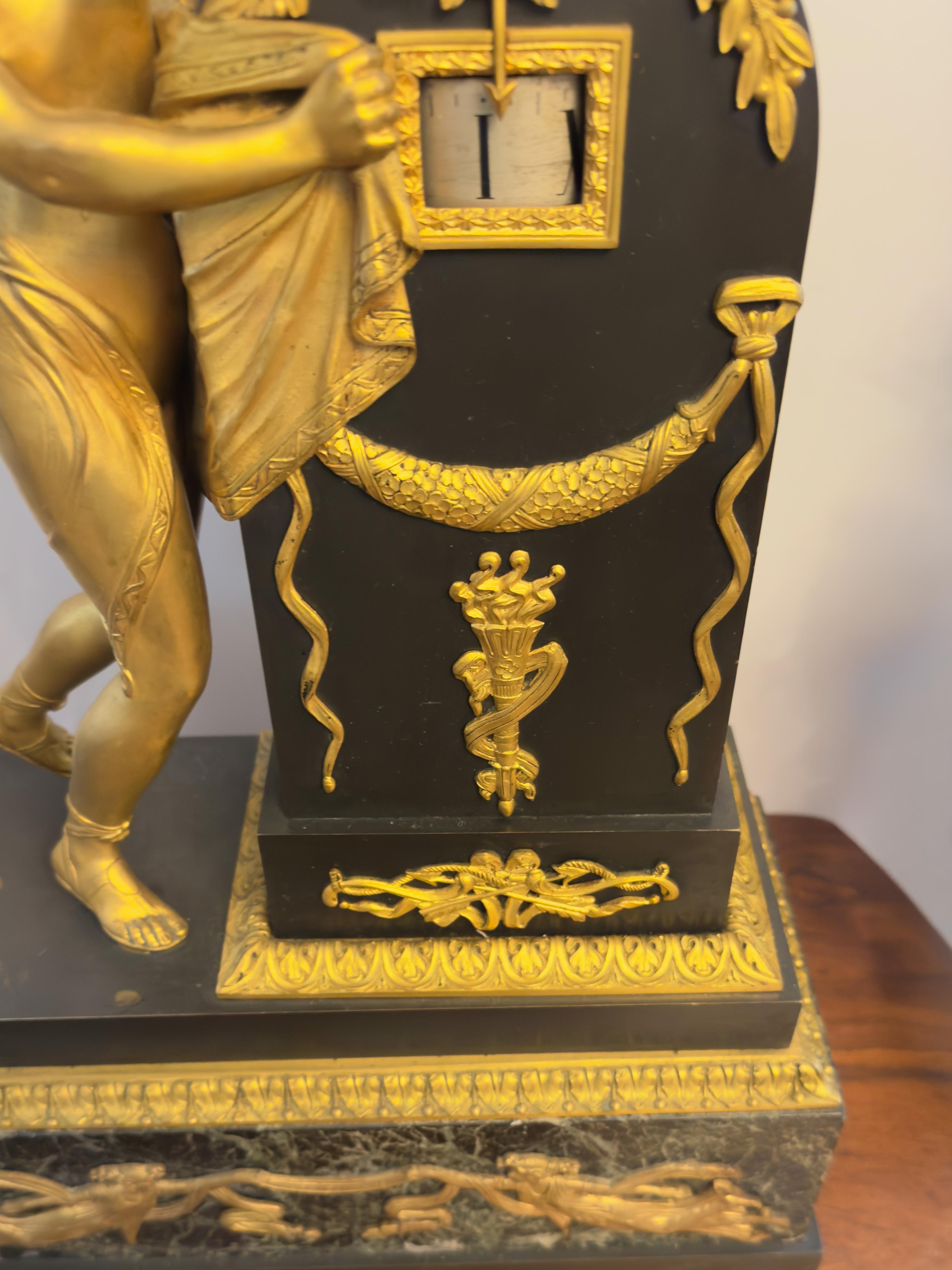 XIX secolo Orologio Impero in bronzo dorato di Claude Gallé, Francia,  xIX secolo in vendita