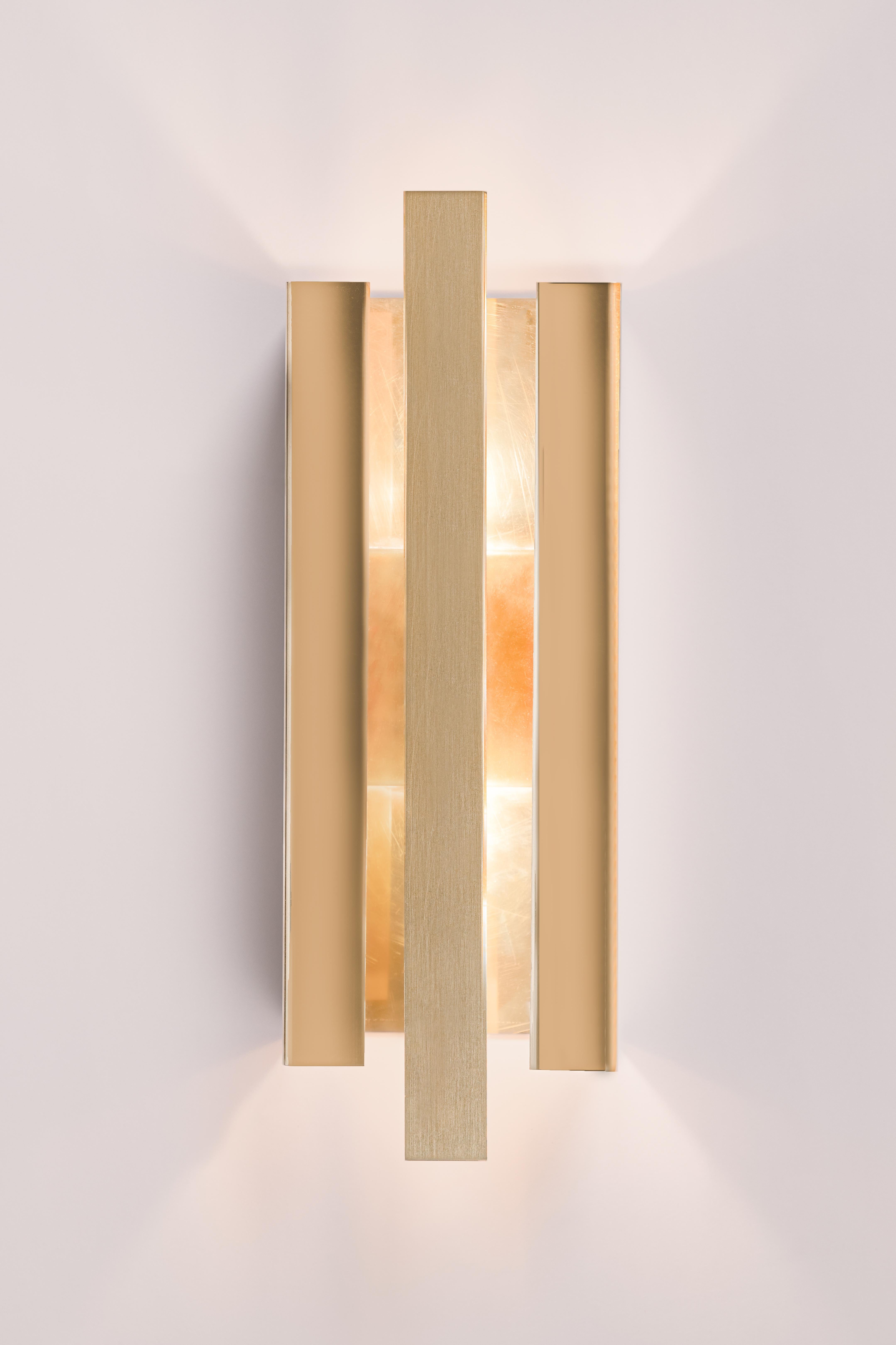 Postmoderno Scultura contemporanea in ottone spazzolato con luce dorata di Marie Jeunet in vendita
