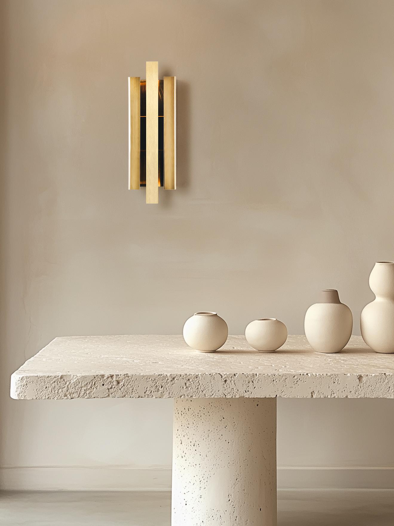 XXI secolo e contemporaneo Scultura contemporanea in ottone spazzolato con luce dorata di Marie Jeunet in vendita