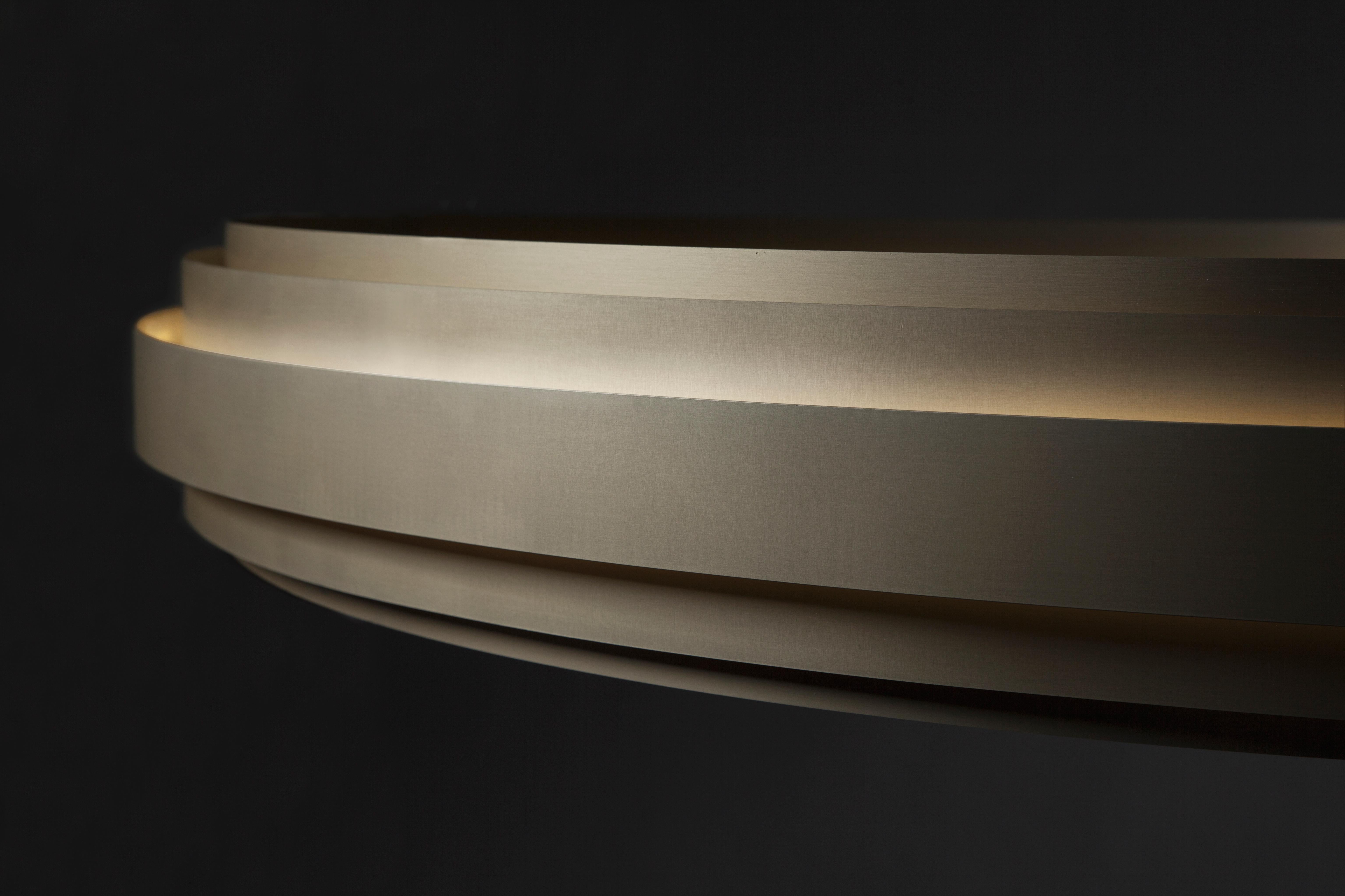 Postmoderno Lampada a sospensione Empire II grande in alluminio bronzo di JSPR in vendita