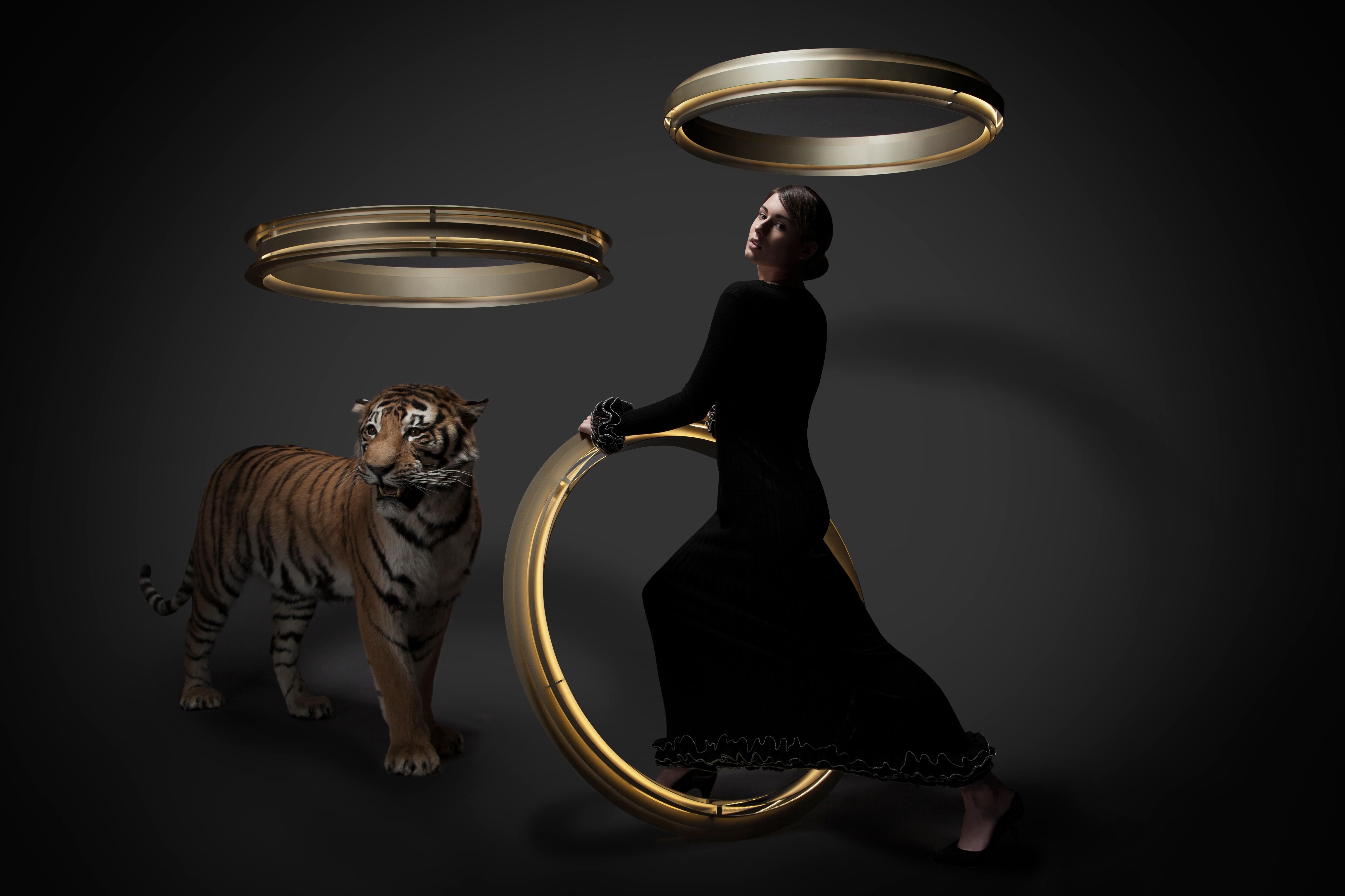 Lampada a sospensione Empire II grande in alluminio bronzo di JSPR In condizioni Nuovo in vendita a Geneve, CH
