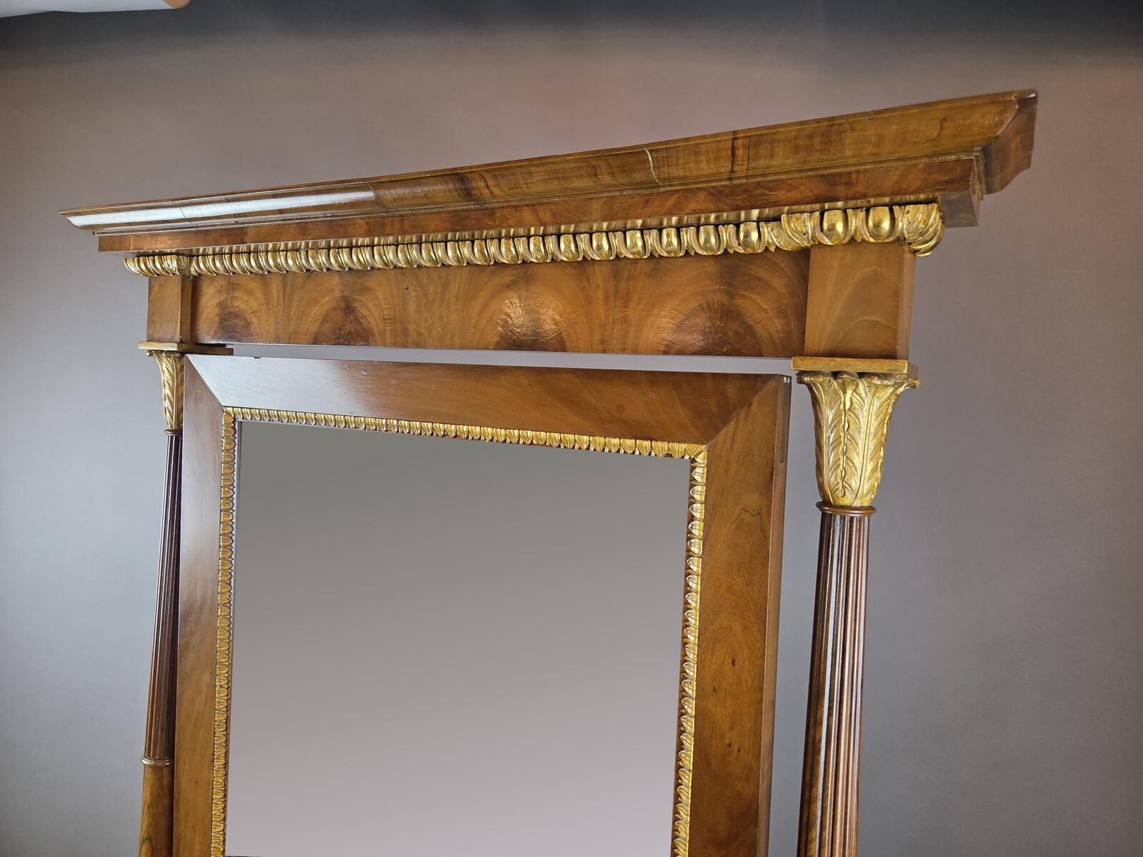 Empire mahogany and giltwood psyche mirror, 19th century in vendita 1