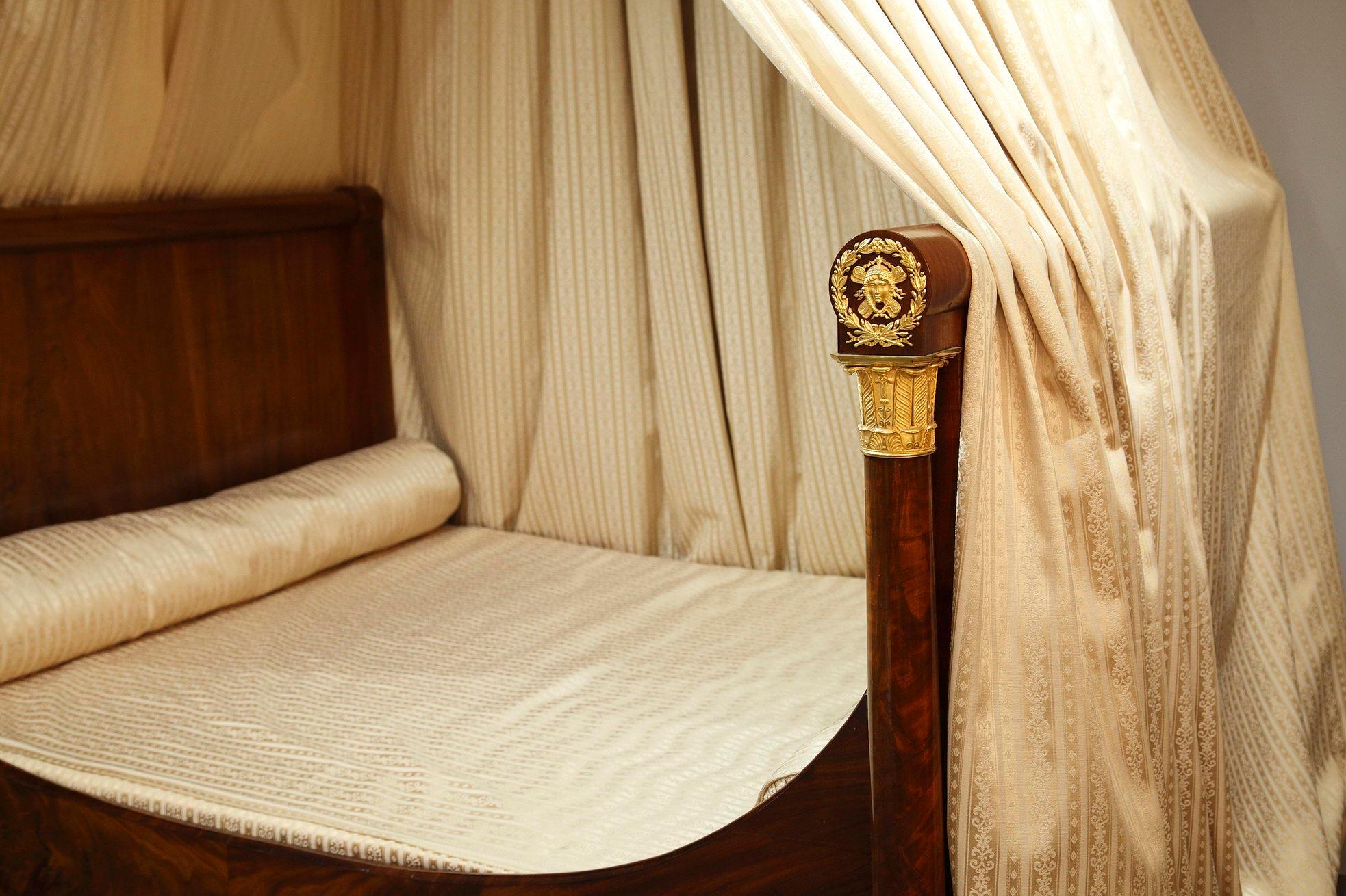 Fabric Empire Mahogany and Ormolu Sleight Bed